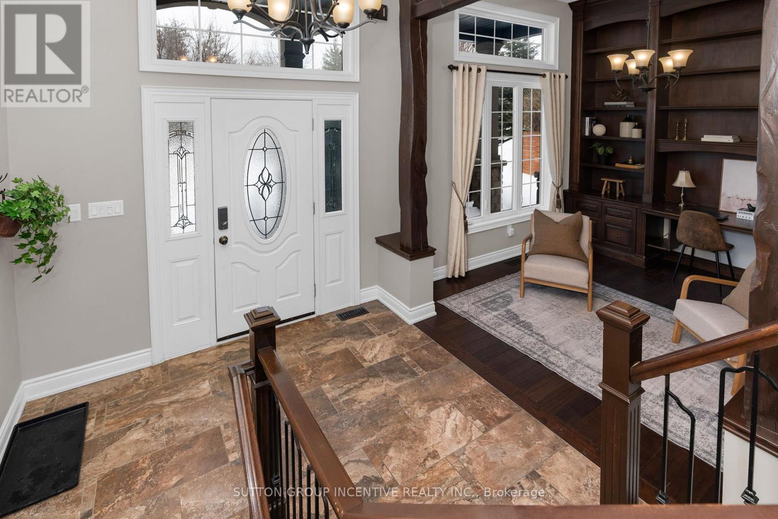 4 Snowshoe Trail, Barrie (Ardagh), Ontario  L4N 7Z1 - Photo 4 - S12834610