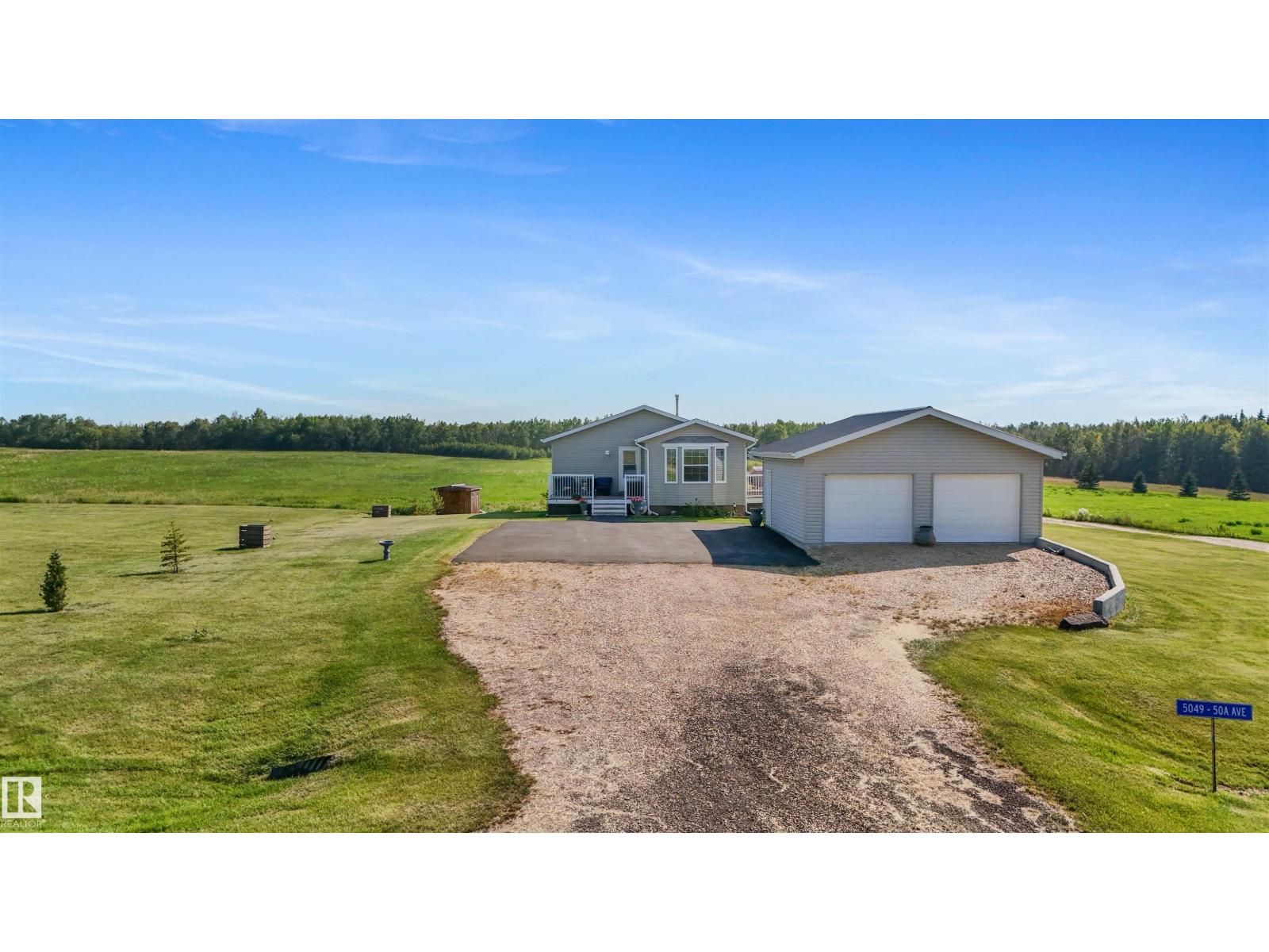 5049 50a Av, Rural Brazeau County, Alberta  T0C 1W0 - Photo 6 - E4475452