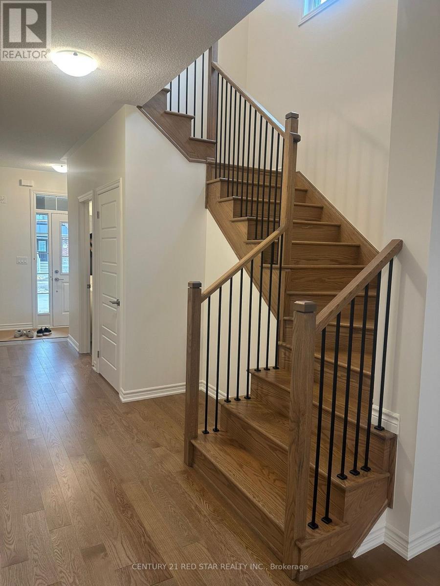 441 Bergamot Avenue, Milton, Ontario  L9E 1T9 - Photo 11 - W12834462