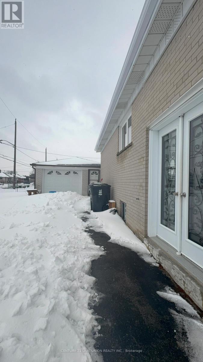 BASEMENT 1 BRADY CRESCENT, Toronto, Ontario