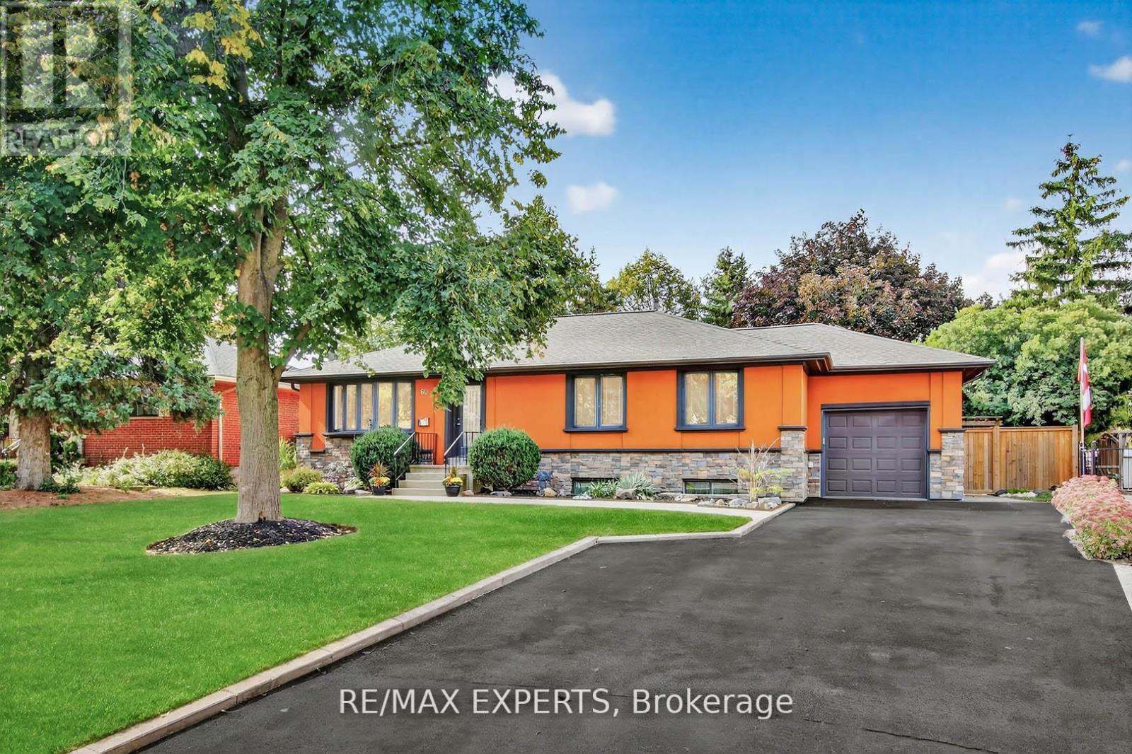 60 SUBURBAN DRIVE, Mississauga, Ontario