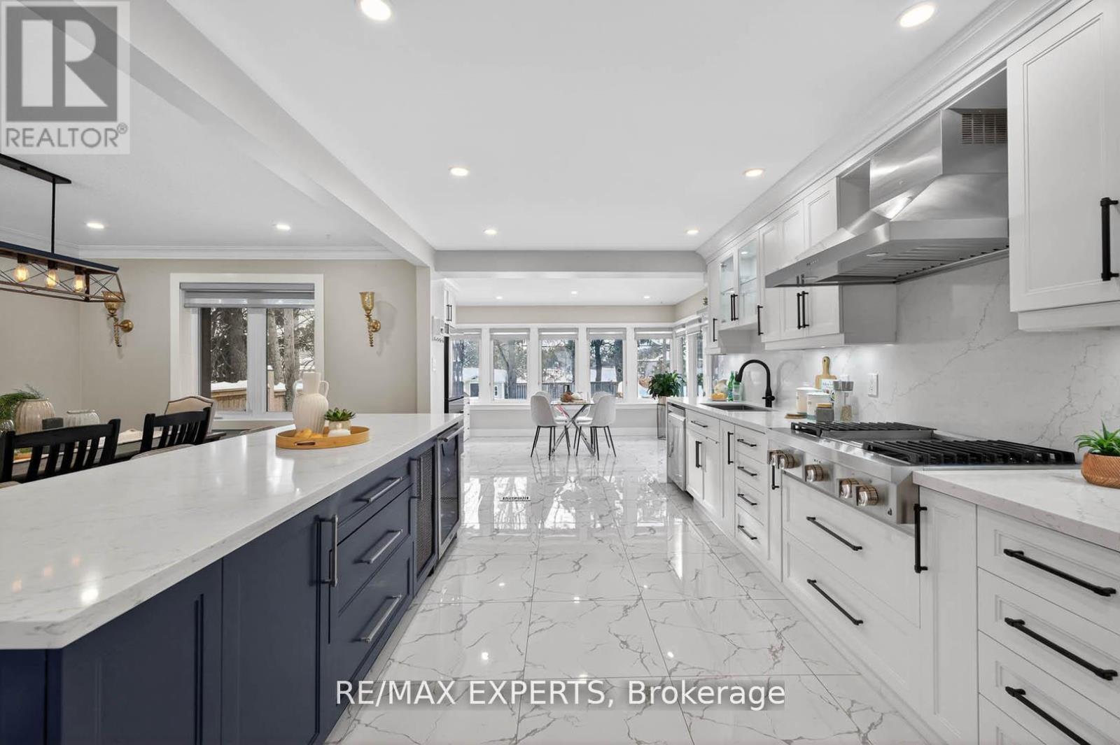 60 Suburban Drive, Mississauga, Ontario L5N 1G9 - Photo 12 - W12834484