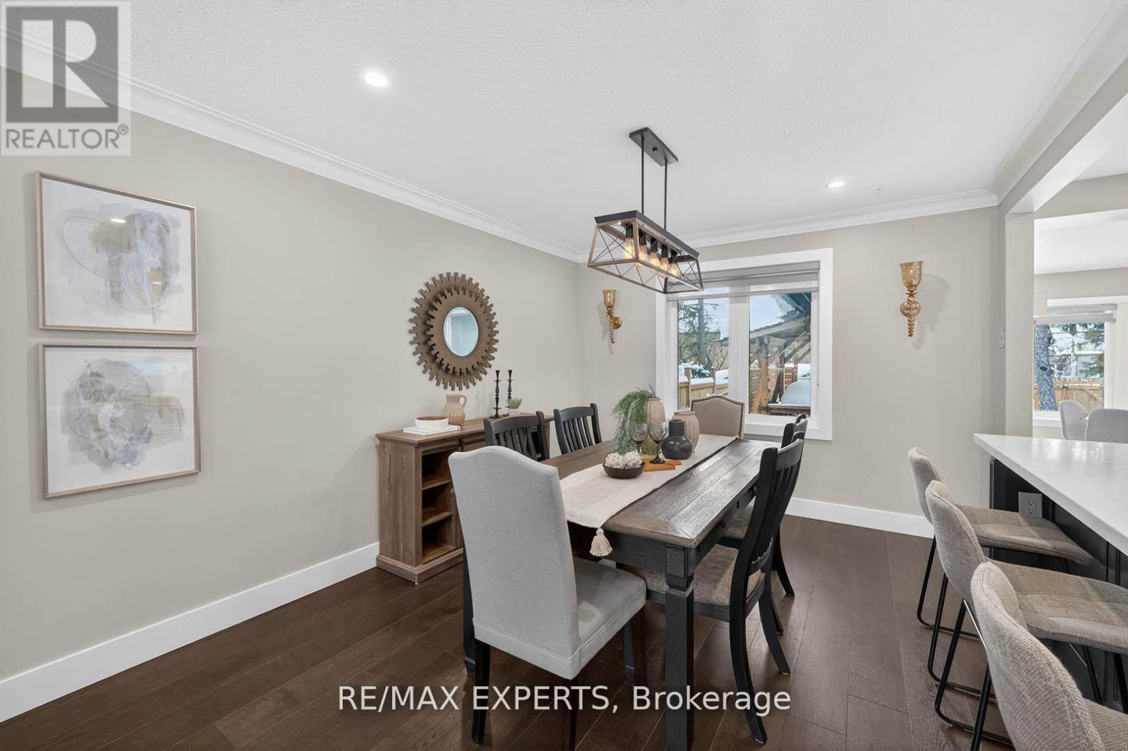 60 Suburban Drive, Mississauga, Ontario L5N 1G9 - Photo 8 - W12834484