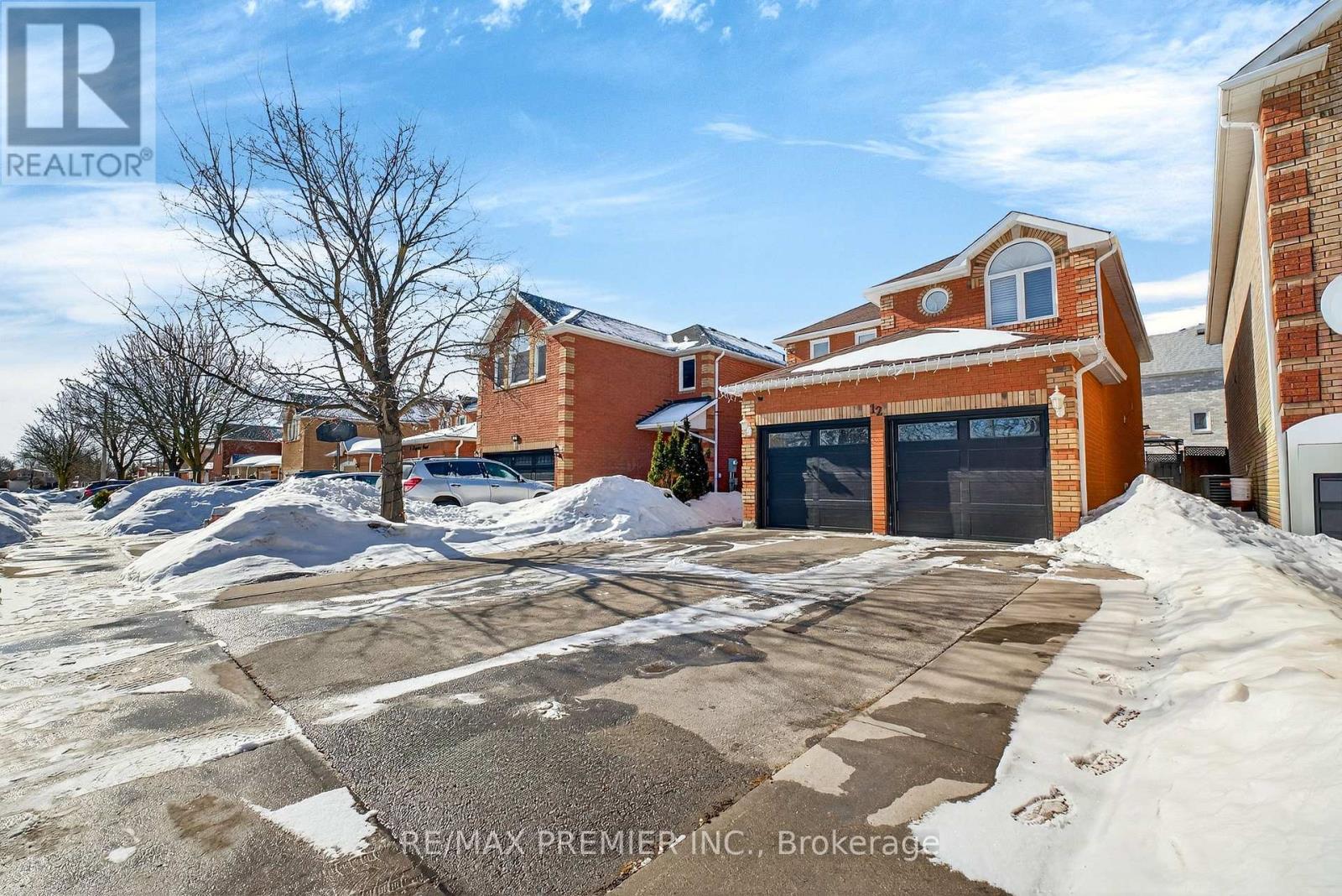 12 BAYVIEW STREET, Brampton, Ontario