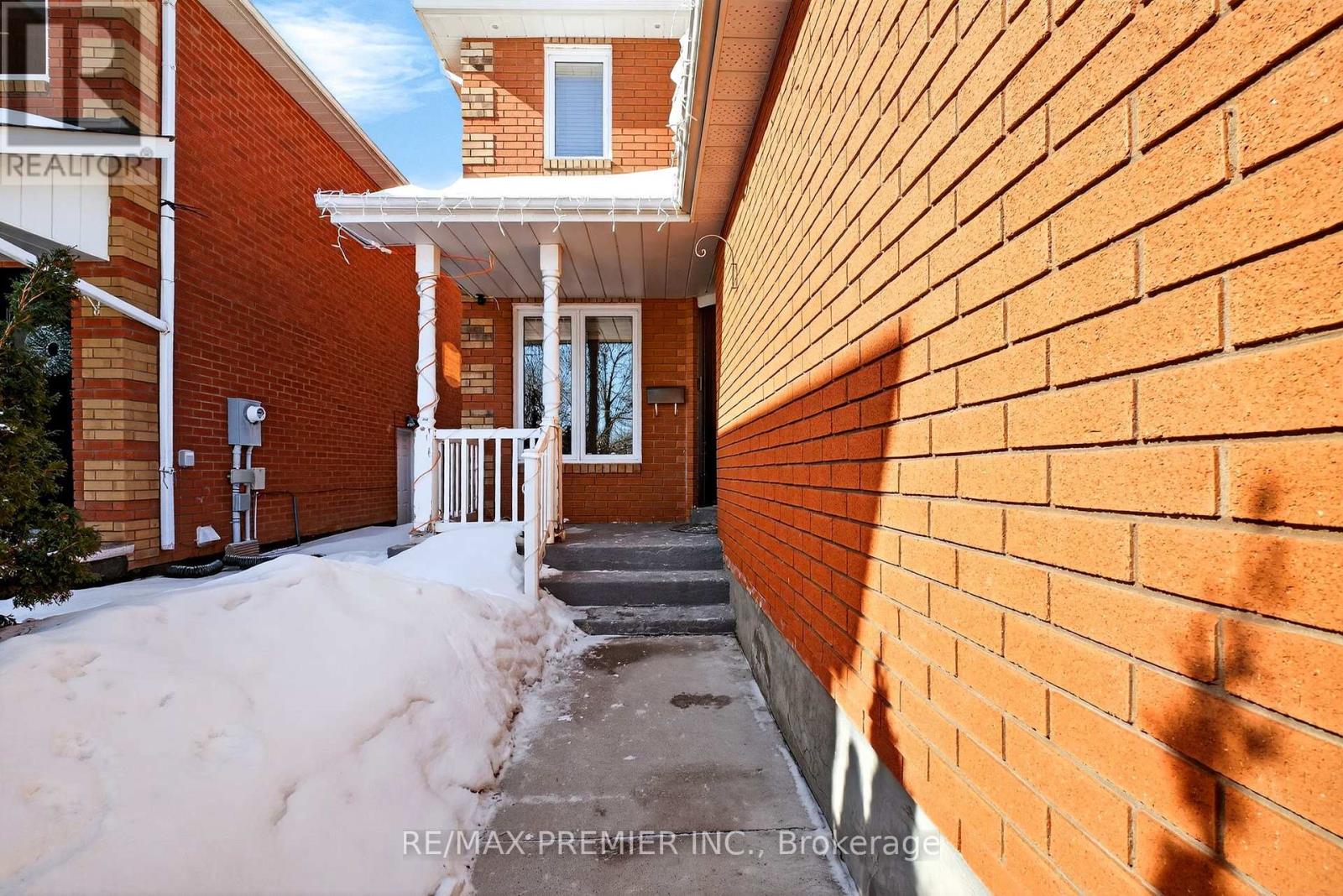 12 Bayview Street, Brampton, Ontario  L6X 4P1 - Photo 4 - W12834486