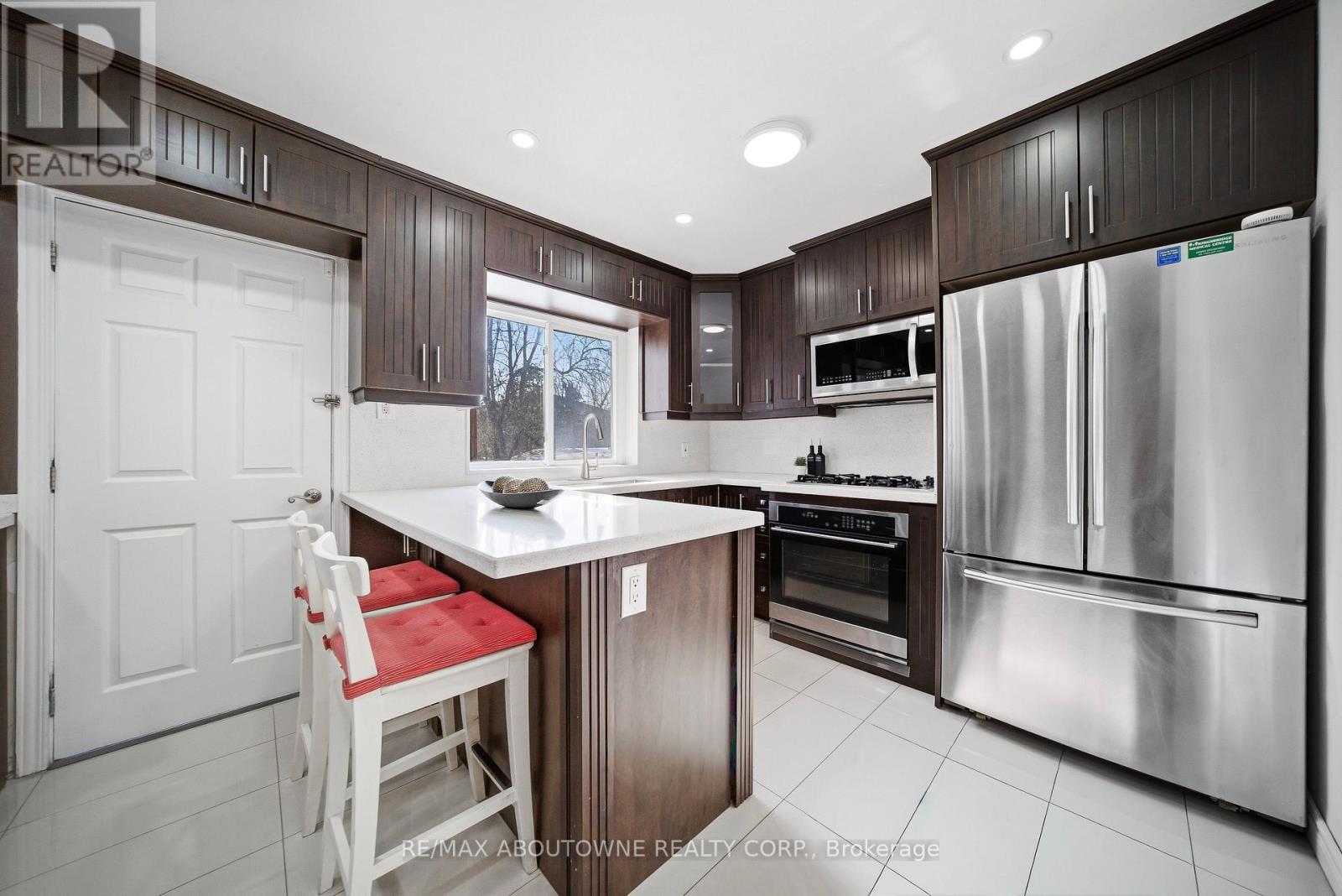 1238 Bray Court, Mississauga, Ontario  L5J 3S5 - Photo 11 - W12834550