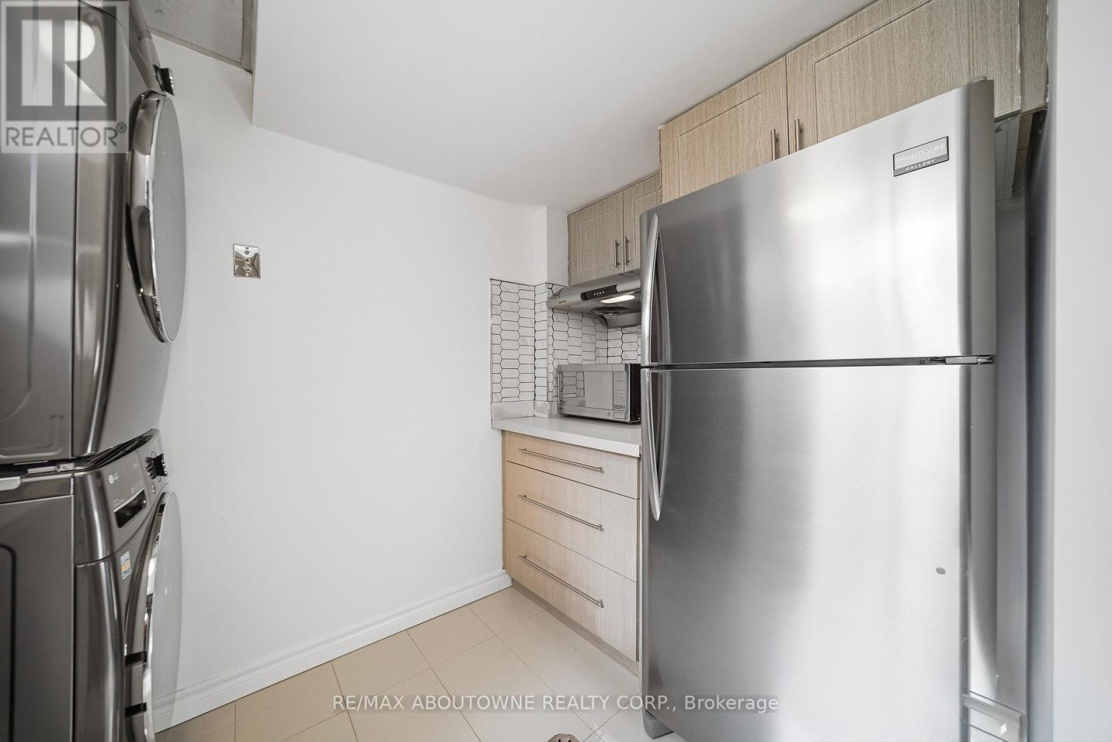 1238 Bray Court, Mississauga, Ontario  L5J 3S5 - Photo 32 - W12834550