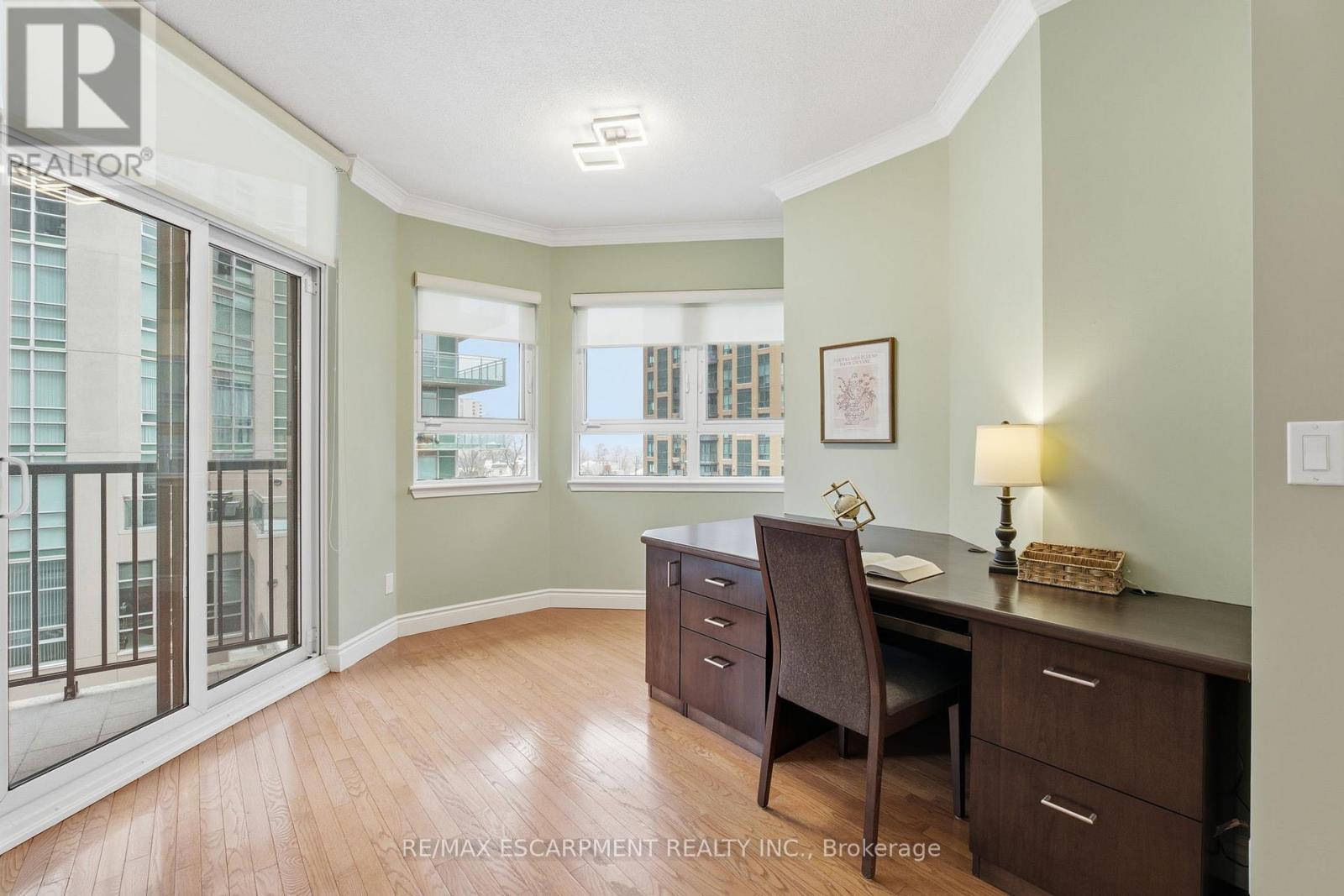 512 - 399 Elizabeth Street, Burlington, Ontario  L7R 0A4 - Photo 14 - W12834582