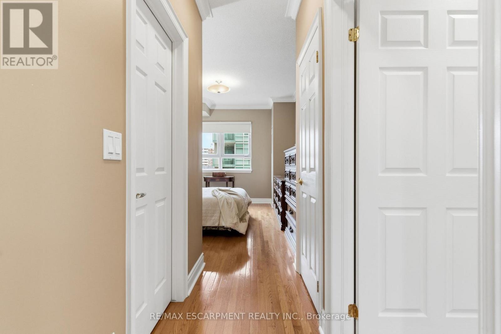 512 - 399 Elizabeth Street, Burlington, Ontario  L7R 0A4 - Photo 31 - W12834582