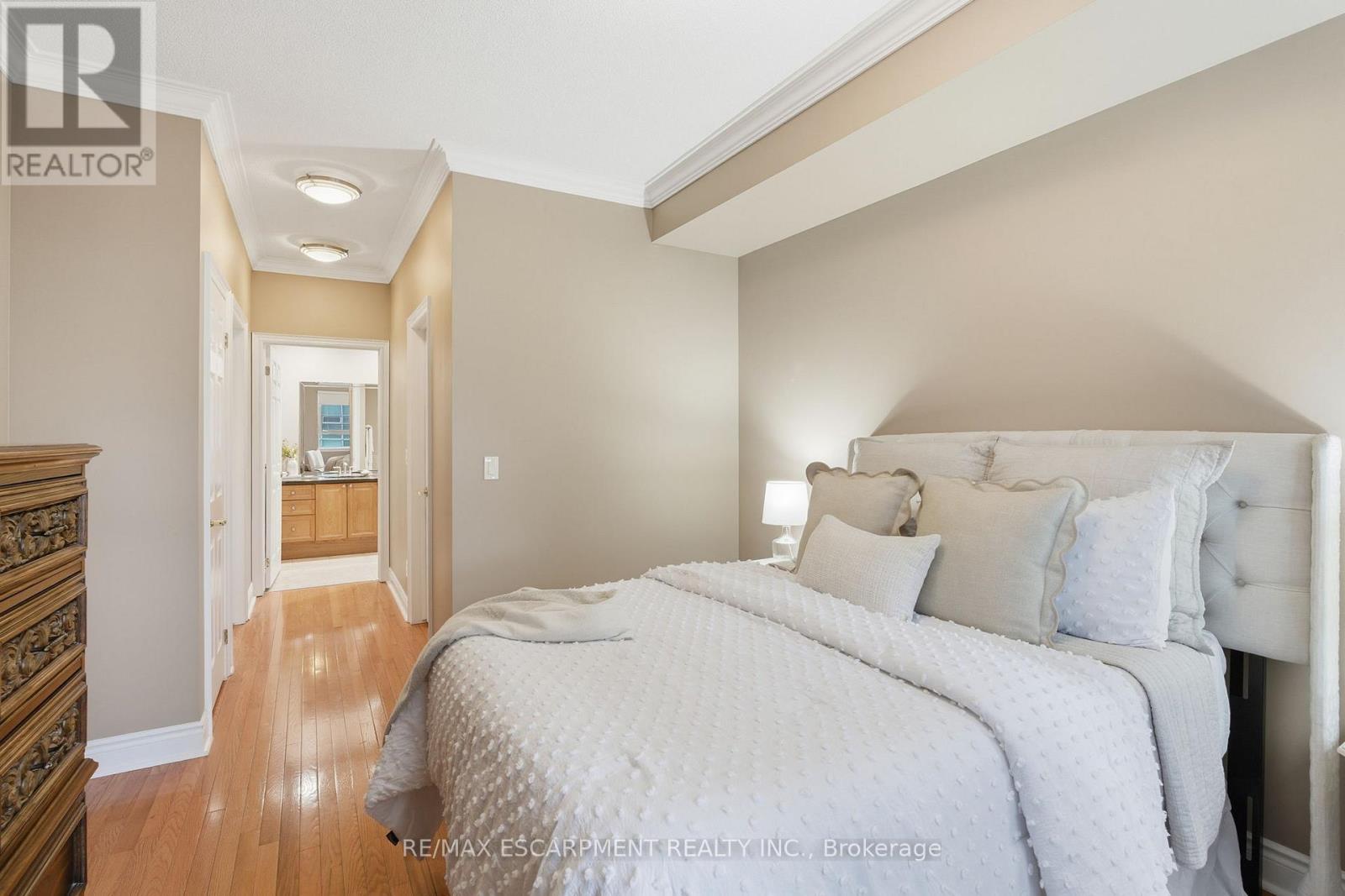 512 - 399 Elizabeth Street, Burlington, Ontario  L7R 0A4 - Photo 33 - W12834582