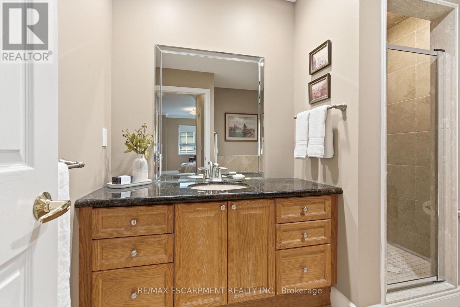 512 - 399 Elizabeth Street, Burlington, Ontario  L7R 0A4 - Photo 34 - W12834582