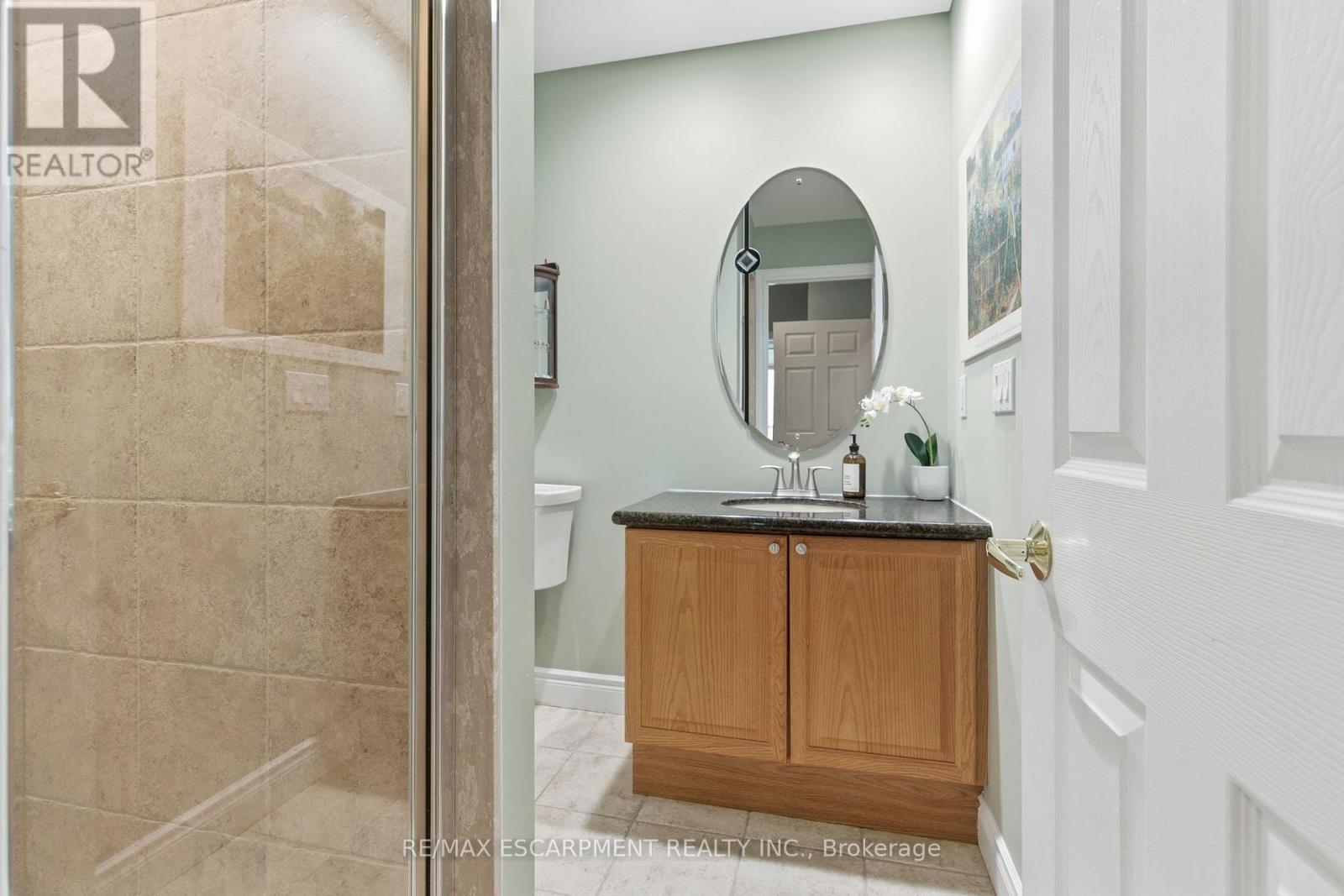 512 - 399 Elizabeth Street, Burlington, Ontario  L7R 0A4 - Photo 39 - W12834582