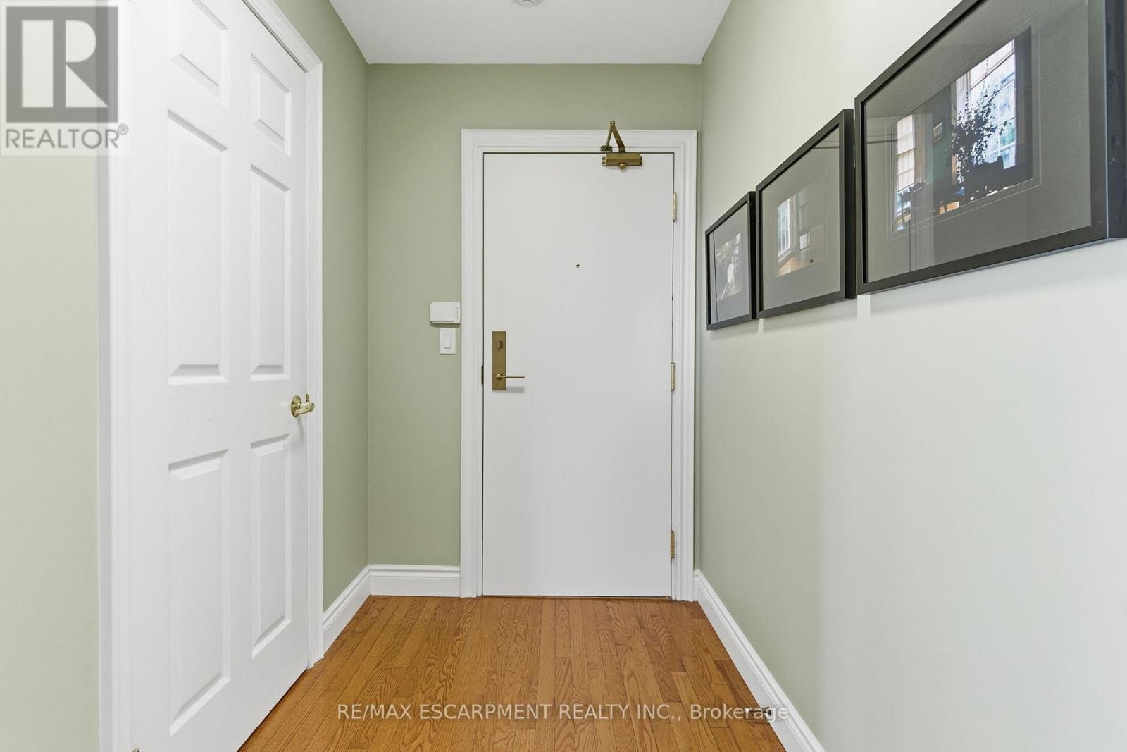 512 - 399 Elizabeth Street, Burlington, Ontario  L7R 0A4 - Photo 8 - W12834582