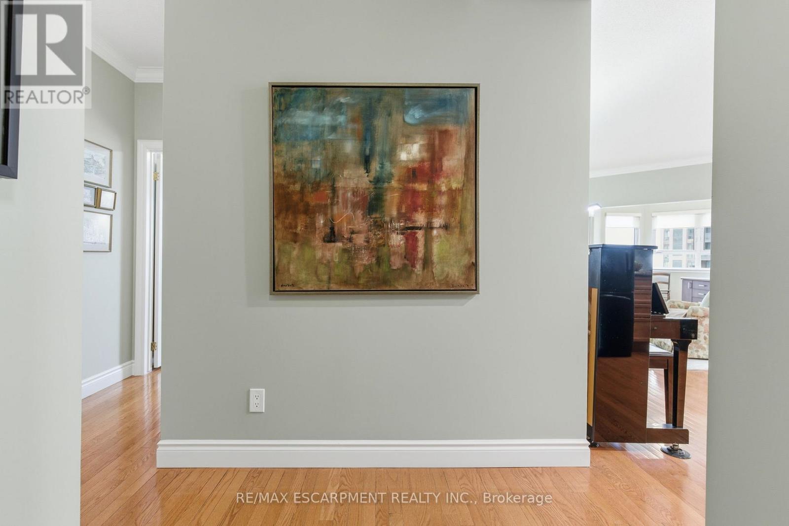 512 - 399 Elizabeth Street, Burlington, Ontario  L7R 0A4 - Photo 9 - W12834582