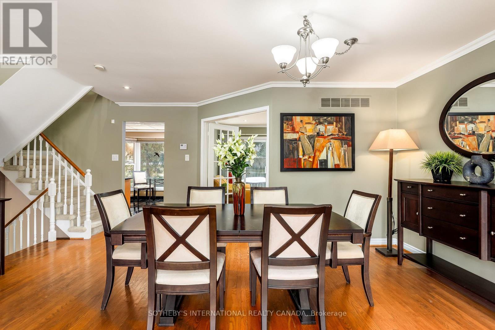 26 Tamarack Circle, Toronto, Ontario  M9P 3T9 - Photo 10 - W12834622