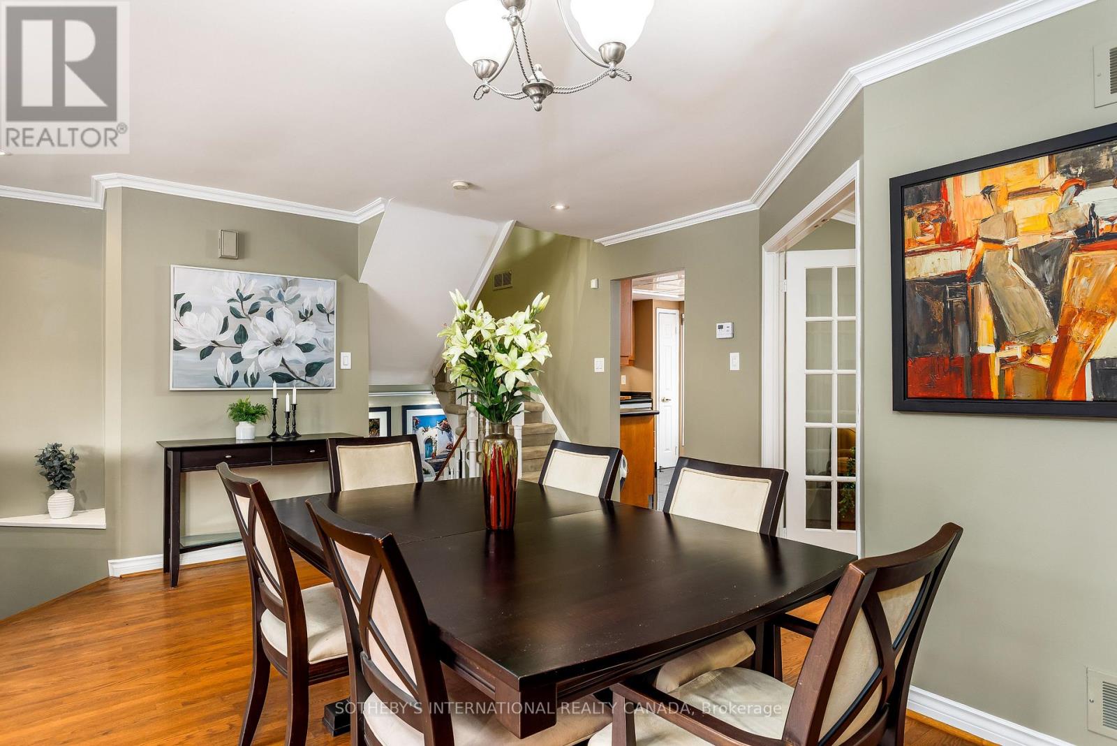 26 Tamarack Circle, Toronto, Ontario  M9P 3T9 - Photo 11 - W12834622