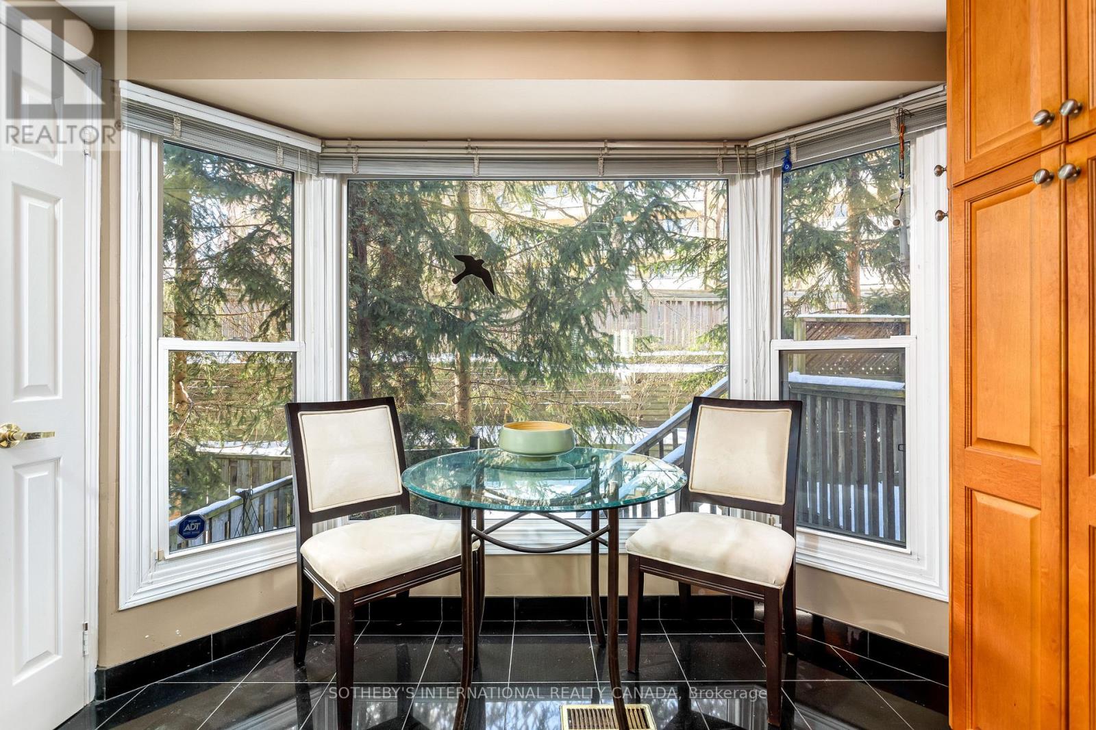 26 Tamarack Circle, Toronto, Ontario  M9P 3T9 - Photo 14 - W12834622