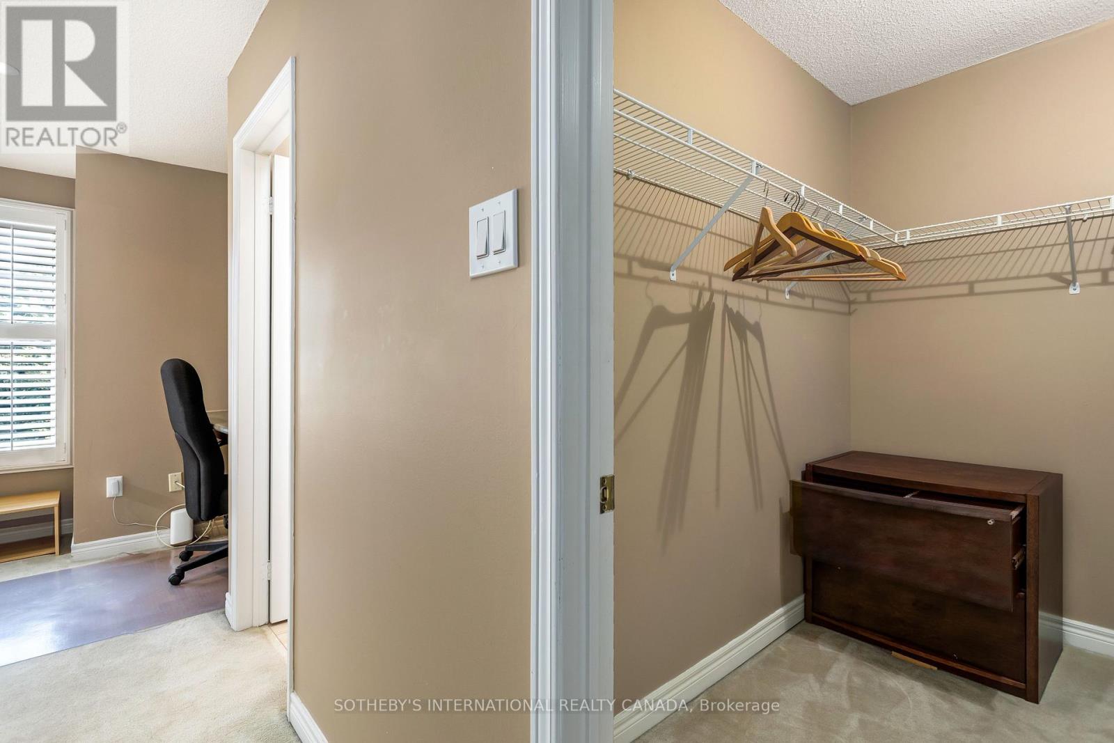 26 Tamarack Circle, Toronto, Ontario  M9P 3T9 - Photo 33 - W12834622