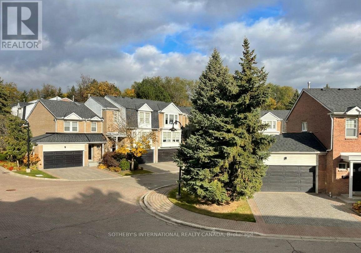 26 Tamarack Circle, Toronto, Ontario  M9P 3T9 - Photo 8 - W12834622