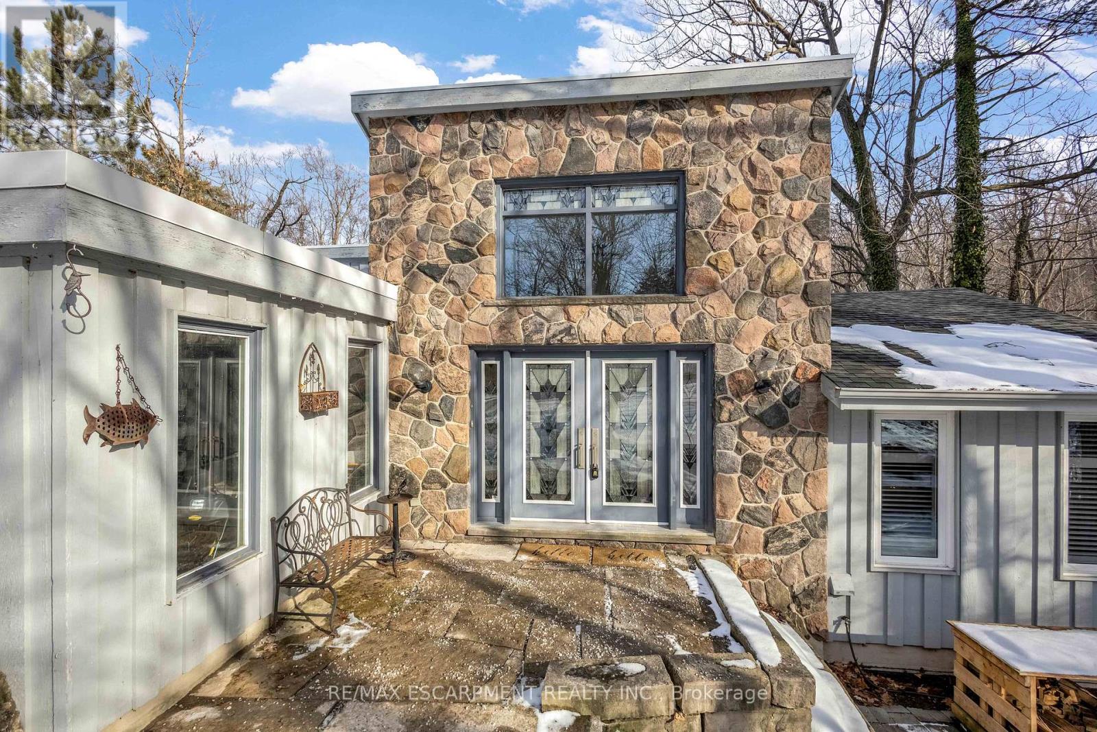 59 Park Road S, Grimsby, Ontario  L3M 4E7 - Photo 5 - X12834532