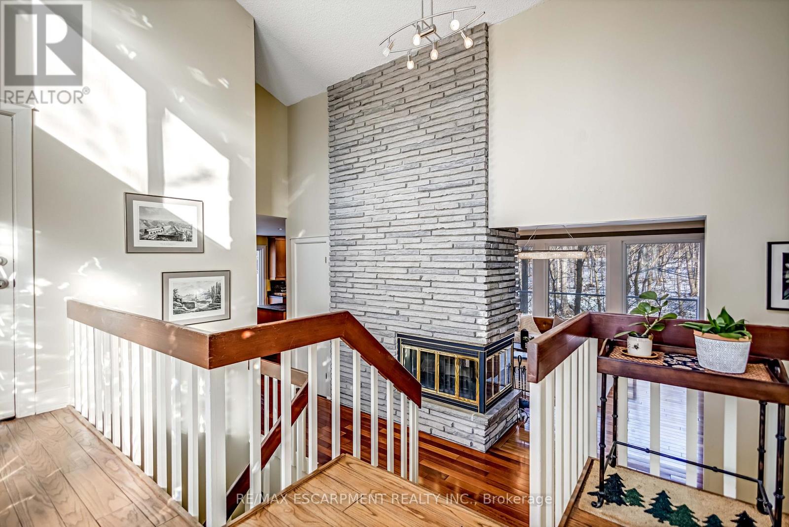 59 Park Road S, Grimsby, Ontario  L3M 4E7 - Photo 6 - X12834532