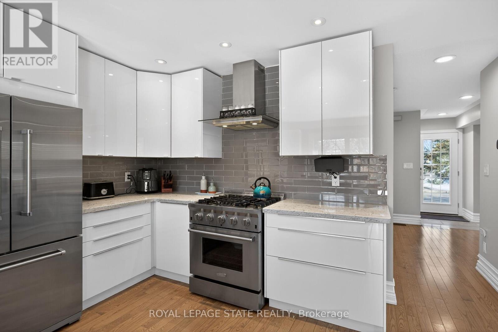 12 - 334 Wilson Street W, Hamilton, Ontario  L9G 1N5 - Photo 10 - X12834604