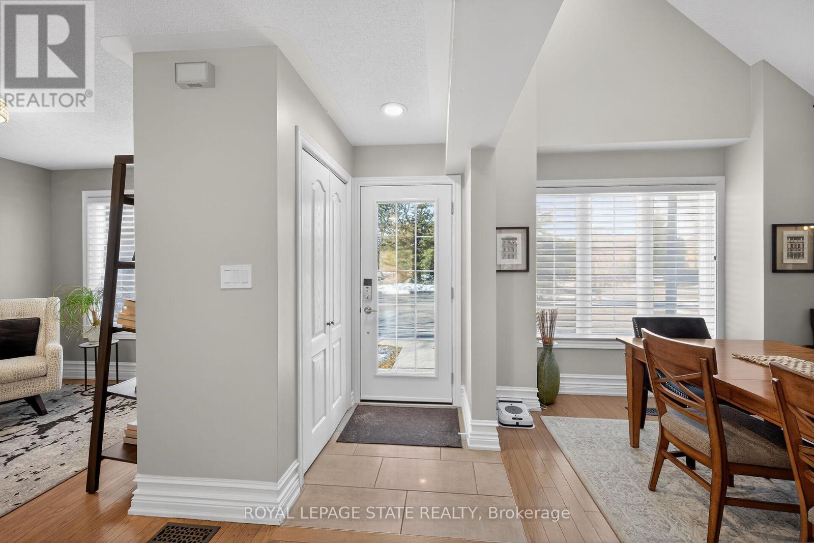 12 - 334 Wilson Street W, Hamilton, Ontario  L9G 1N5 - Photo 2 - X12834604