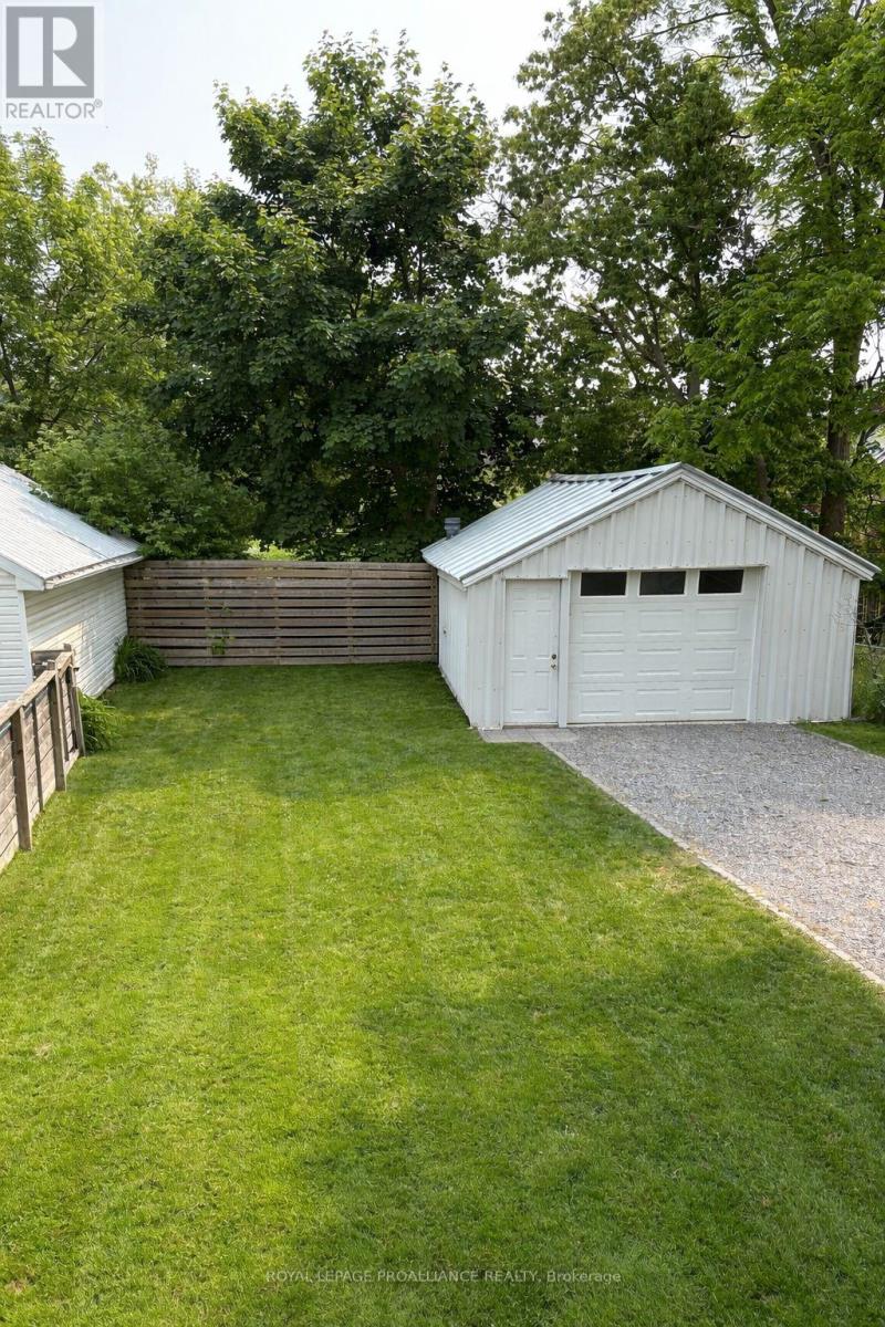 11 Cedar Street, Belleville, Ontario  K8P 3L8 - Photo 33 - X12749352