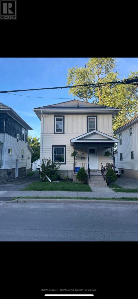11 Cedar Street, Belleville, Ontario  K8P 3L8 - Photo 2 - X12749352