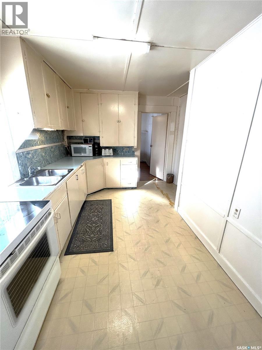 326 Taylor Street, Bienfait, Saskatchewan  S0C 0M0 - Photo 10 - SK029485
