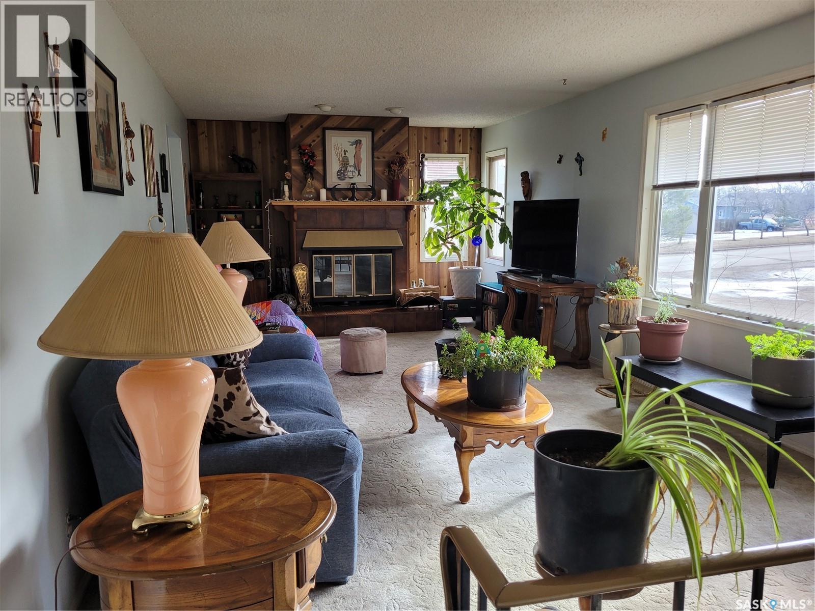 529 6th Avenue E, Assiniboia, Saskatchewan  S0H 0B0 - Photo 14 - SK029477