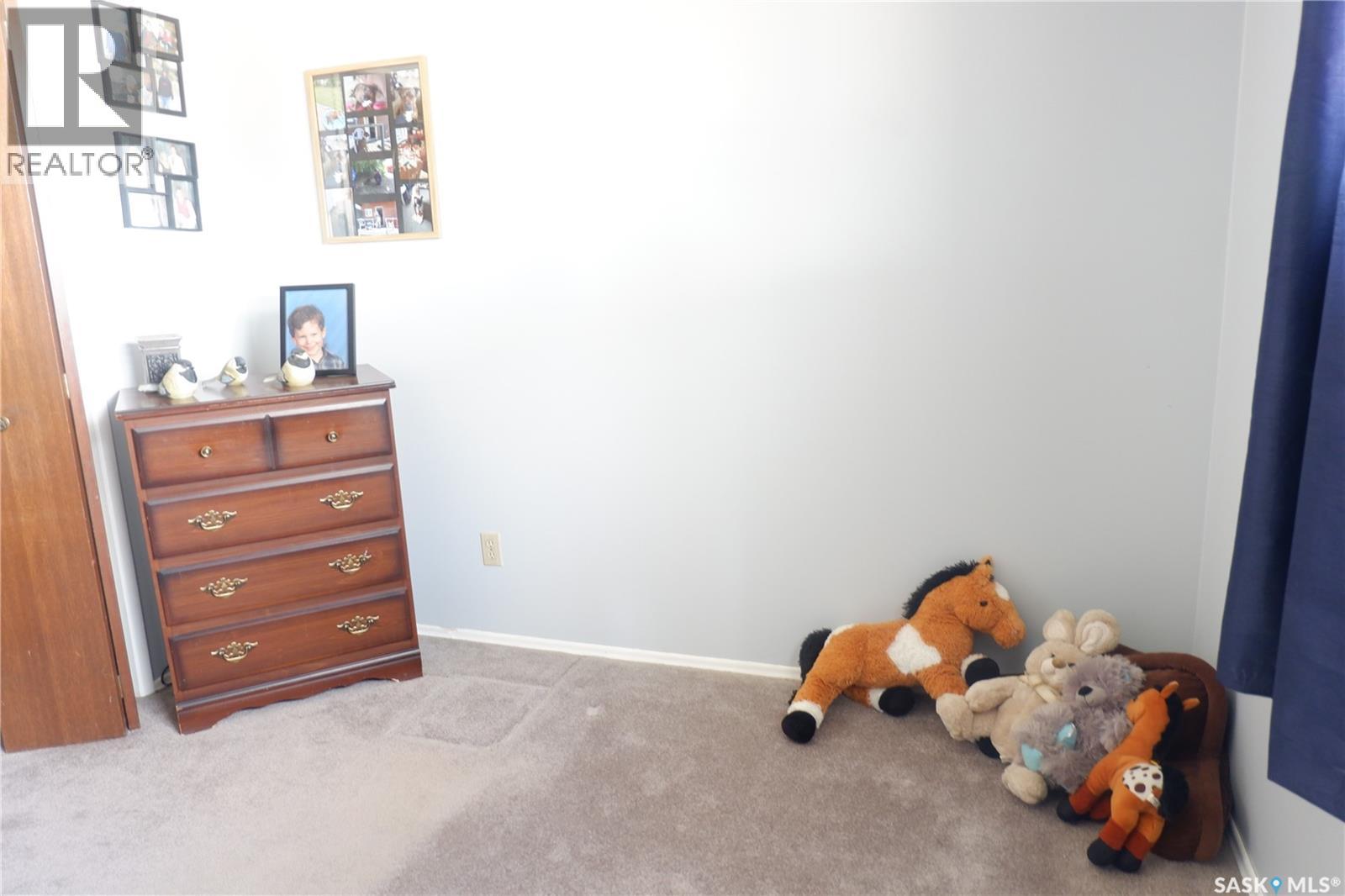 529 6th Avenue E, Assiniboia, Saskatchewan  S0H 0B0 - Photo 25 - SK029477