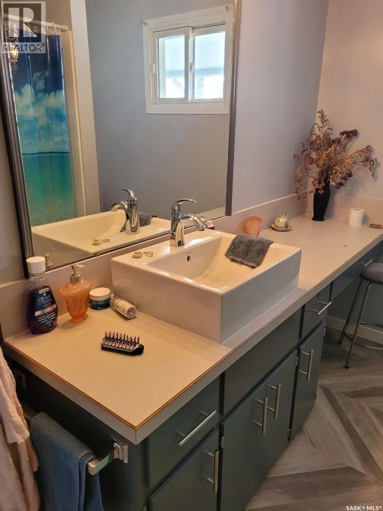 529 6th Avenue E, Assiniboia, Saskatchewan  S0H 0B0 - Photo 27 - SK029477