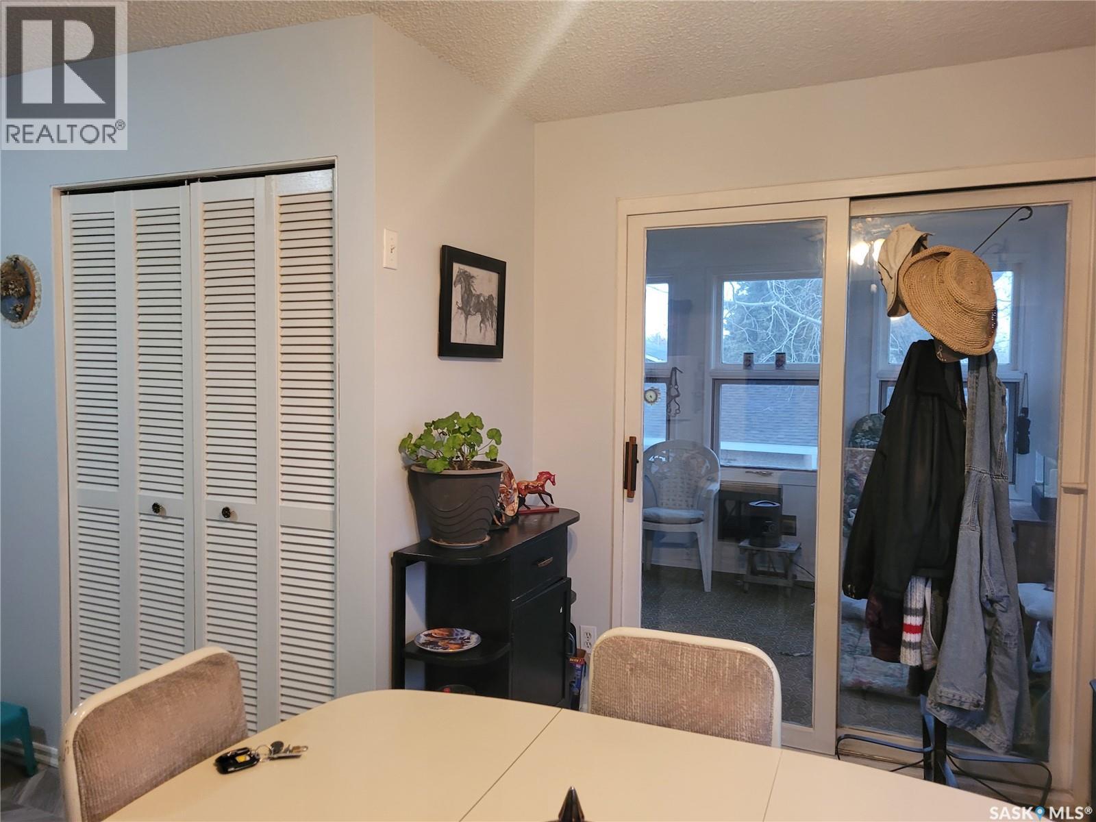 529 6th Avenue E, Assiniboia, Saskatchewan  S0H 0B0 - Photo 6 - SK029477