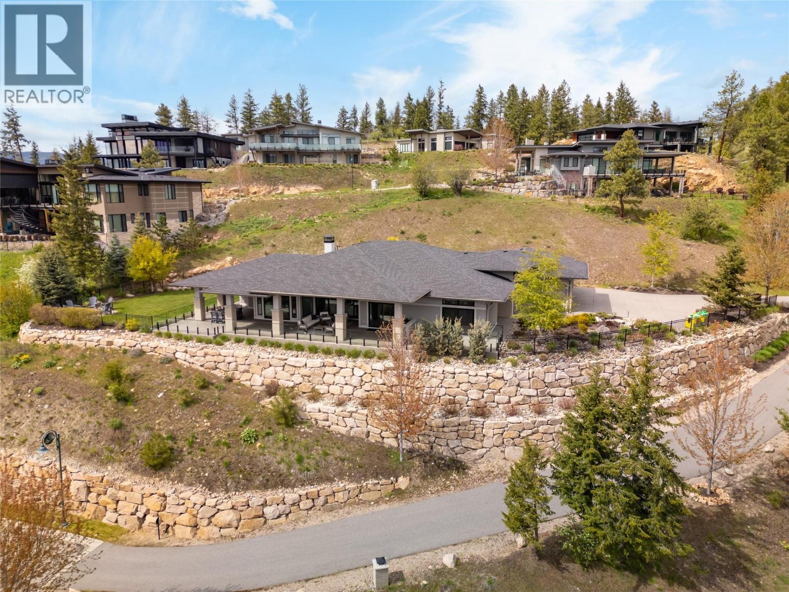 689 Birdie Lake Place, Predator Ridge, Vernon