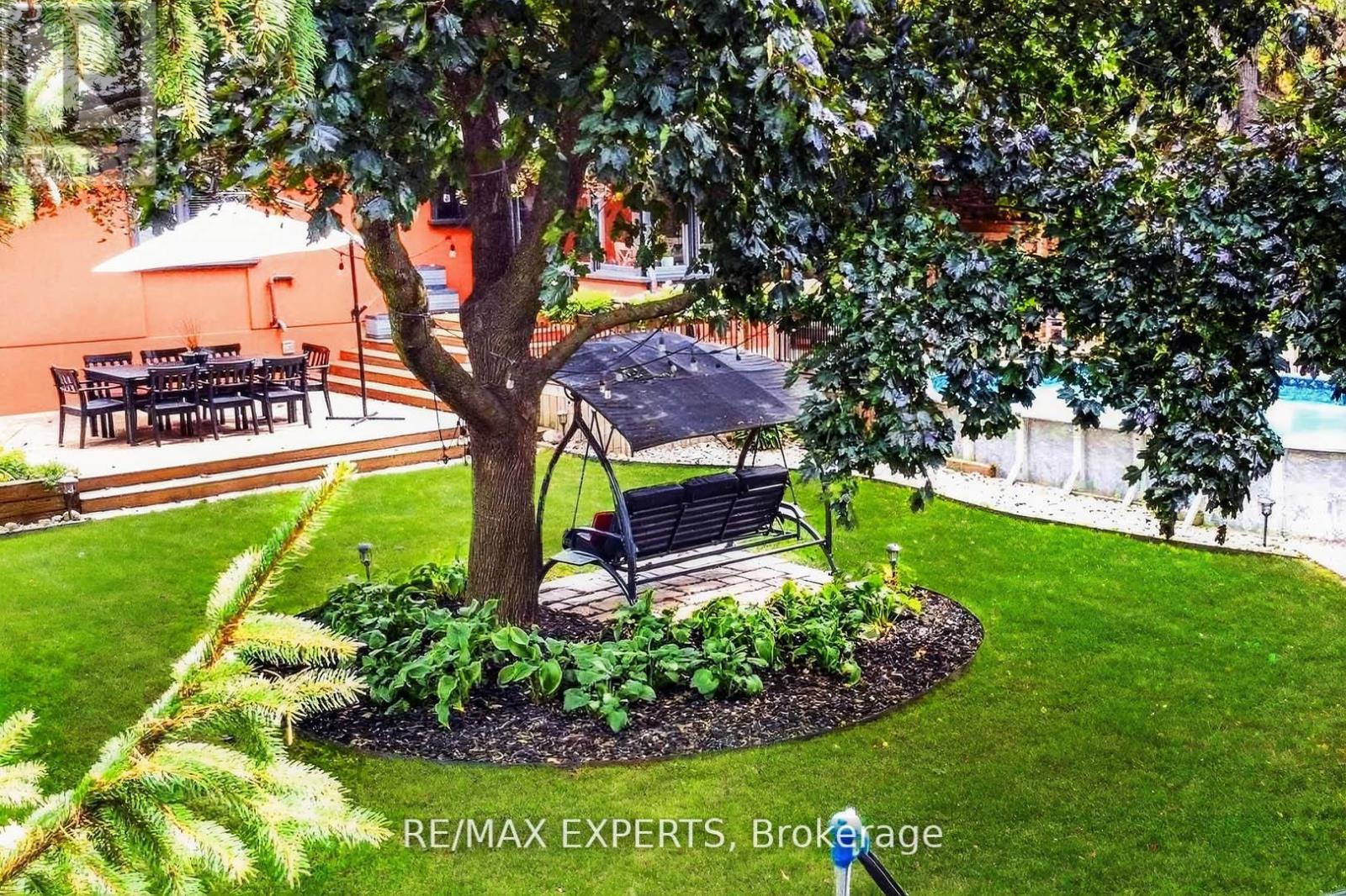 60 Suburban Drive, Mississauga, Ontario L5N 1G9 - Photo 37 - W12834484