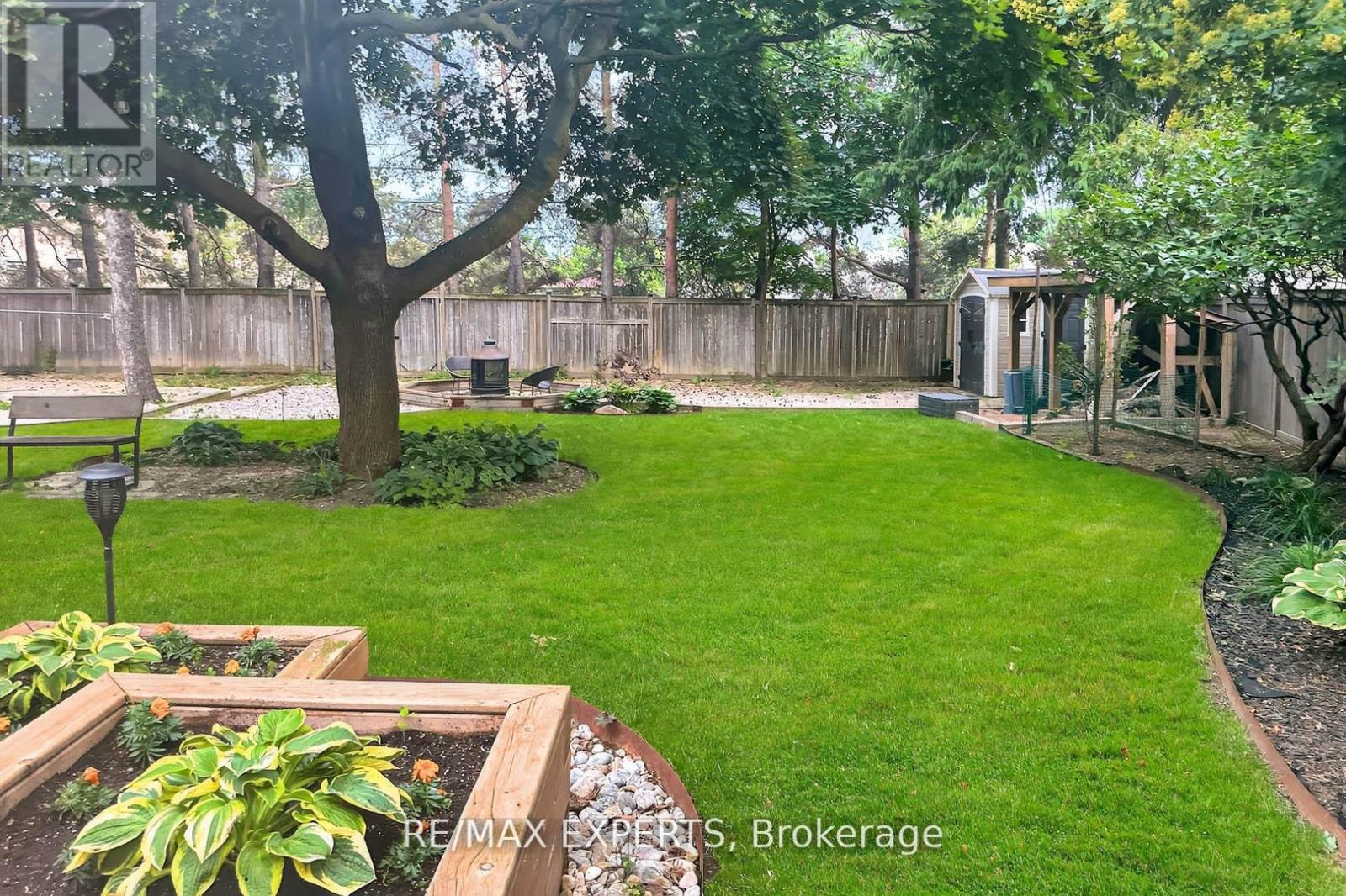 60 Suburban Drive, Mississauga, Ontario L5N 1G9 - Photo 40 - W12834484