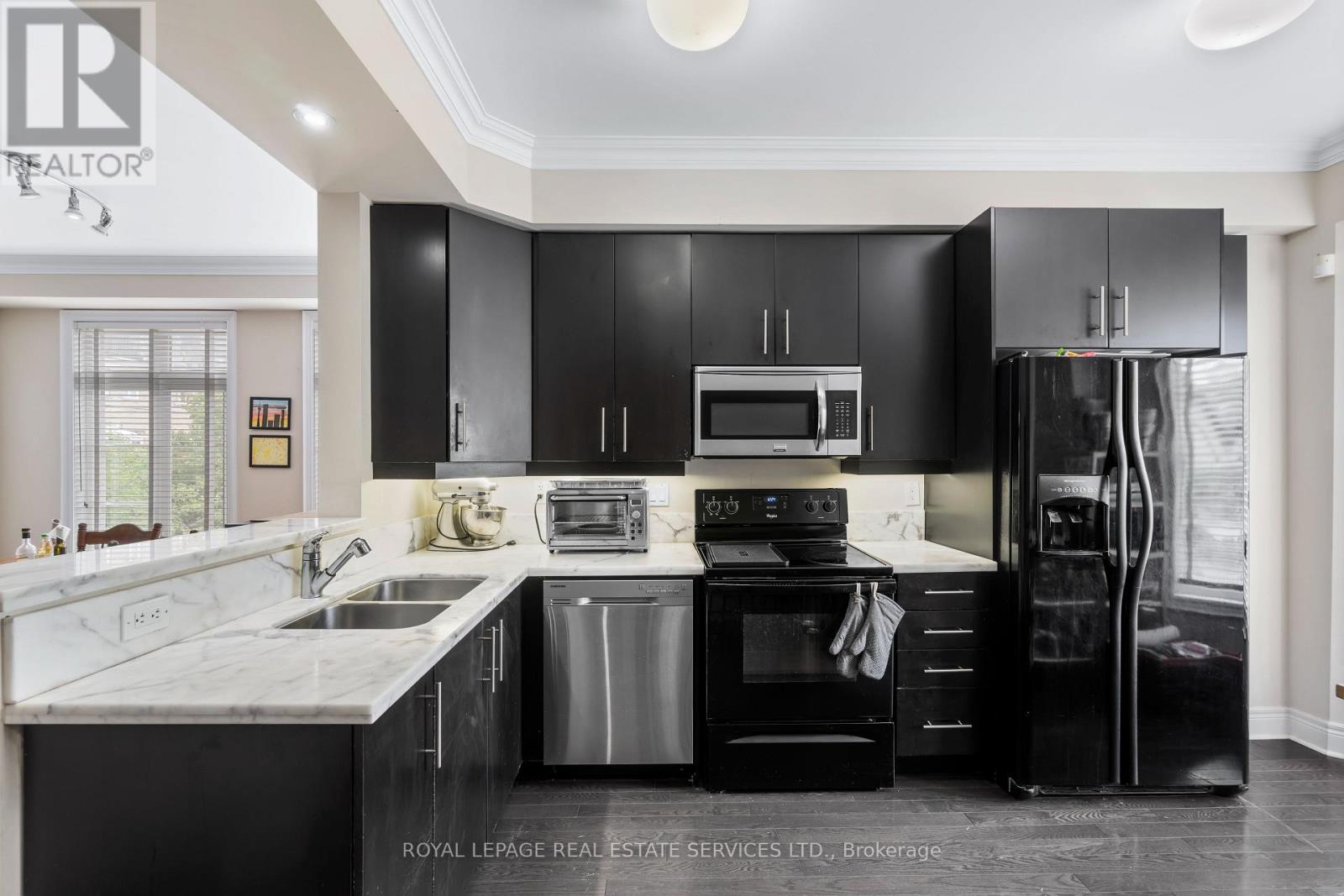 122 Six Point Road, Toronto, Ontario  M8Z 0A1 - Photo 10 - W12834612