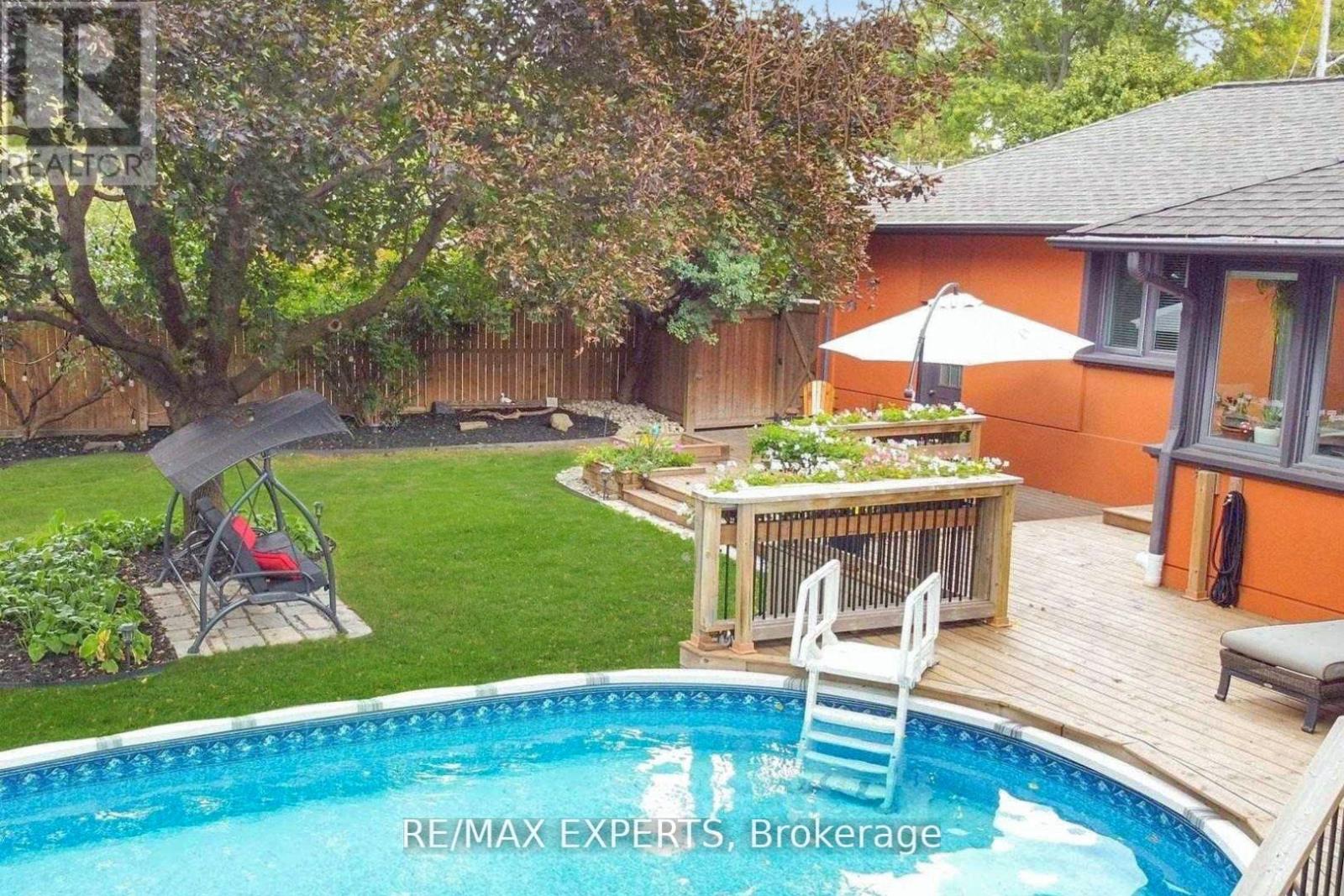 60 Suburban Drive, Mississauga, Ontario L5N 1G9 - Photo 35 - W12834484