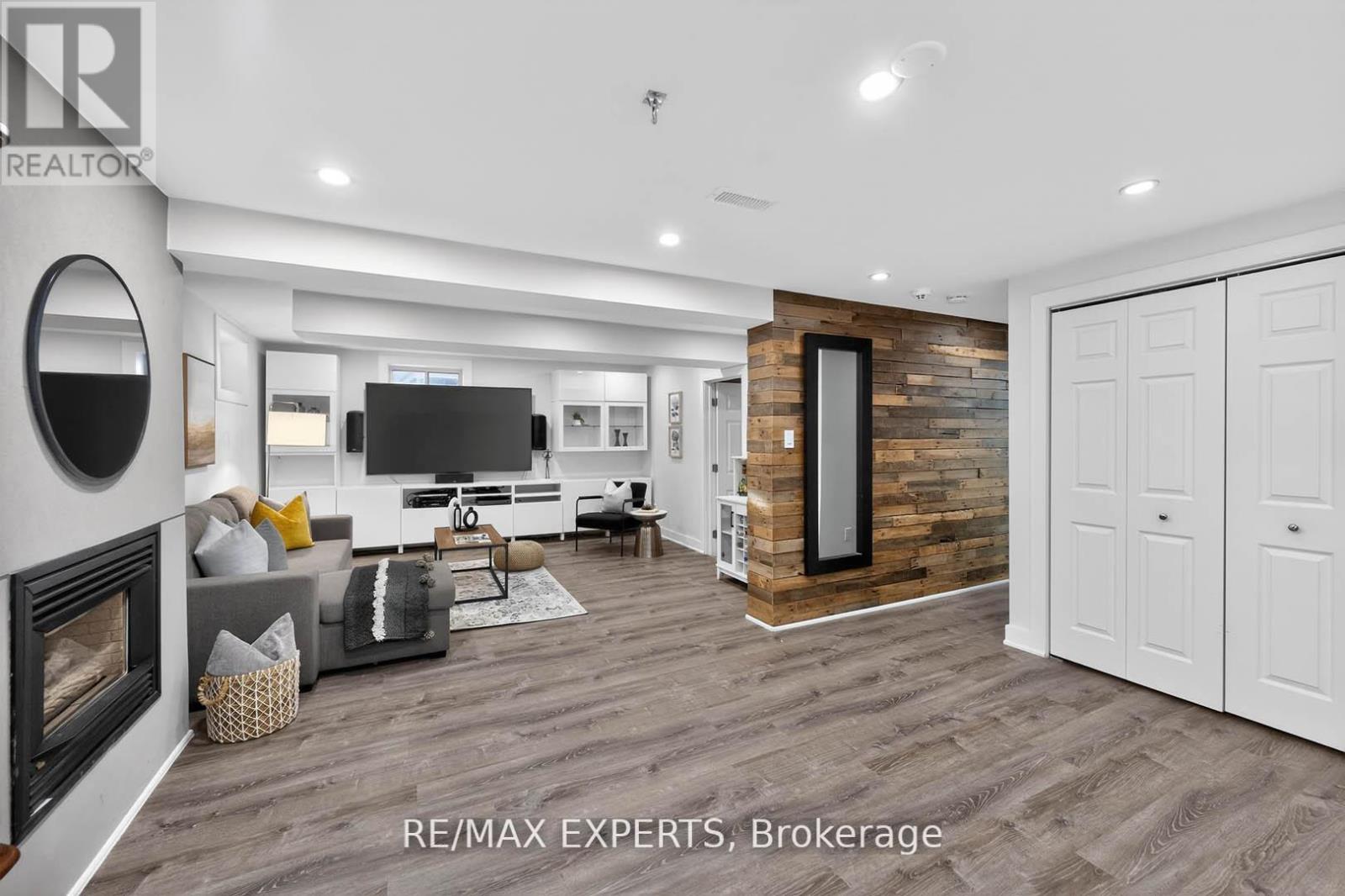 60 Suburban Drive, Mississauga, Ontario L5N 1G9 - Photo 26 - W12834484