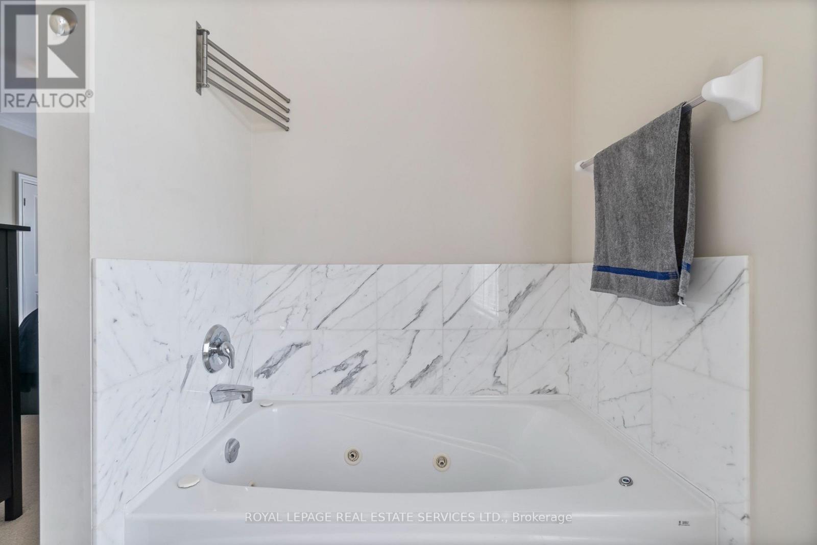 122 Six Point Road, Toronto, Ontario  M8Z 0A1 - Photo 19 - W12834612