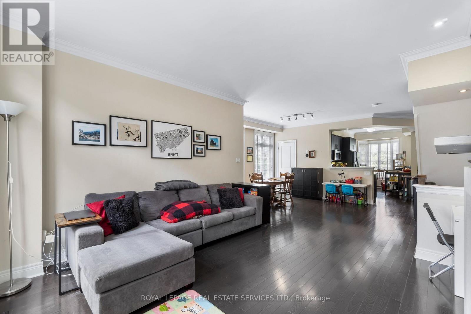 122 Six Point Road, Toronto, Ontario  M8Z 0A1 - Photo 8 - W12834612