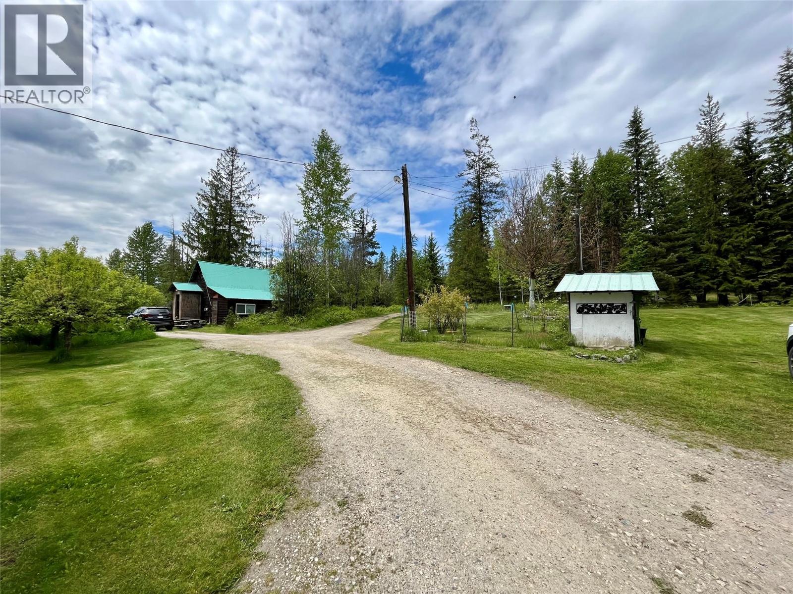 740 Highway 6 S, Nakusp, British Columbia  V0G 1R0 - Photo 3 - 10349240
