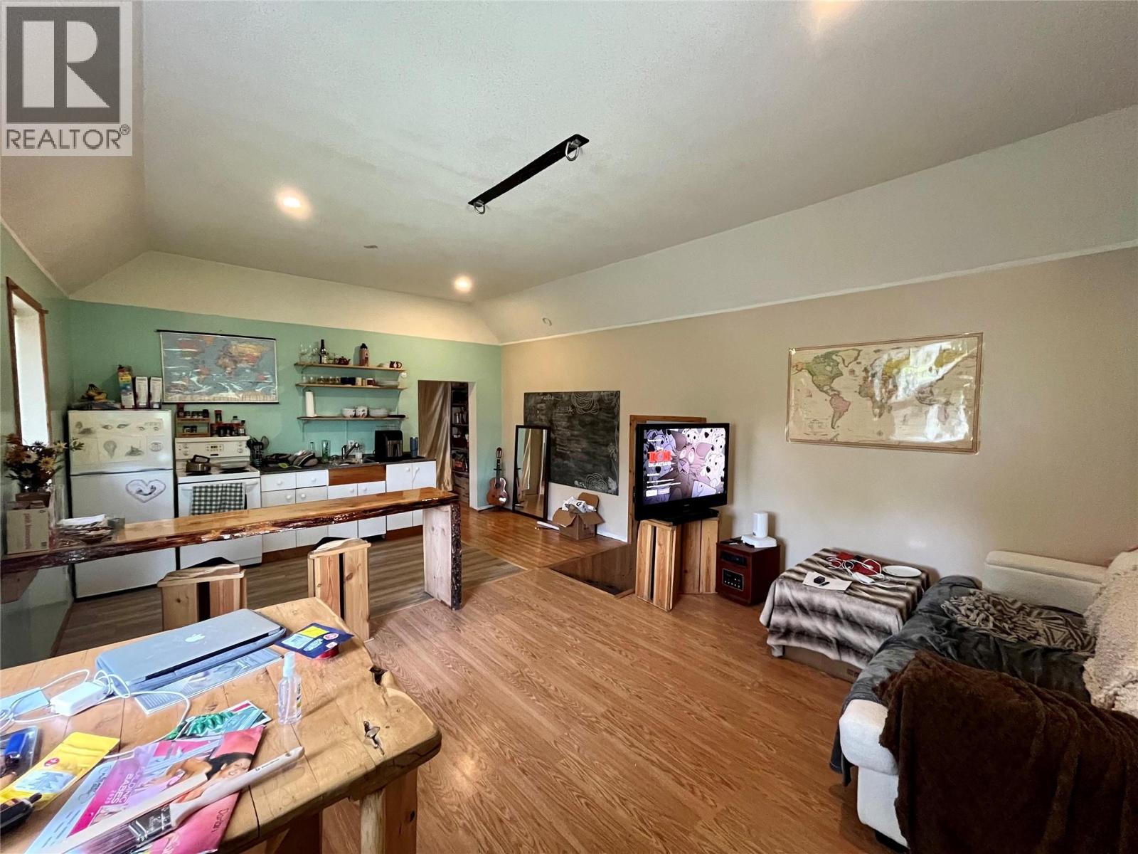 740 Highway 6 S, Nakusp, British Columbia  V0G 1R0 - Photo 12 - 10349240