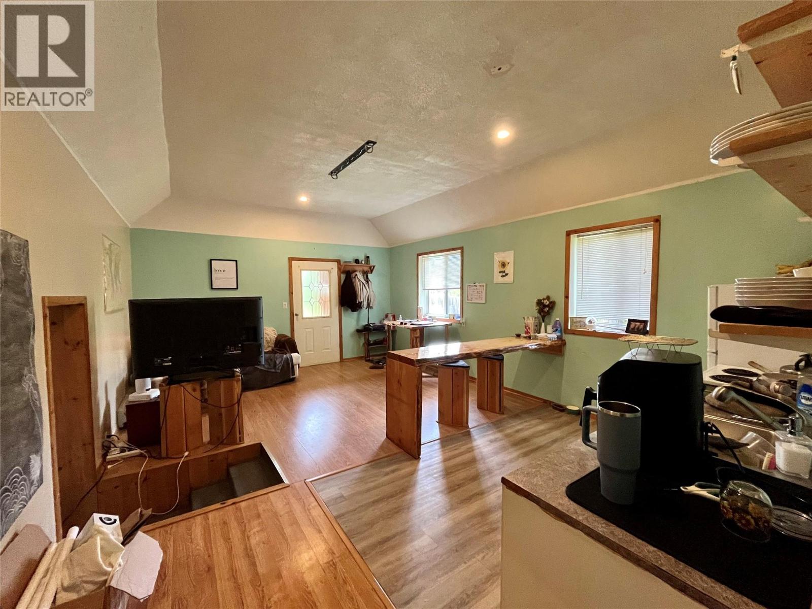 740 Highway 6 S, Nakusp, British Columbia  V0G 1R0 - Photo 14 - 10349240