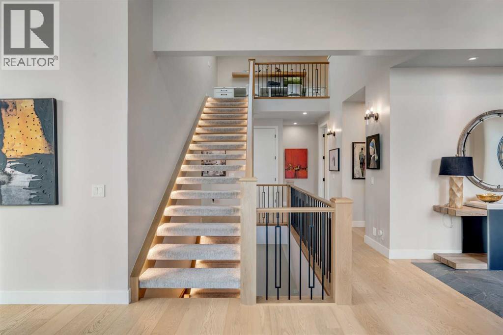 100 Elkton Close Sw, Calgary, Alberta T3H 1W6 - Photo 4 - A2284990