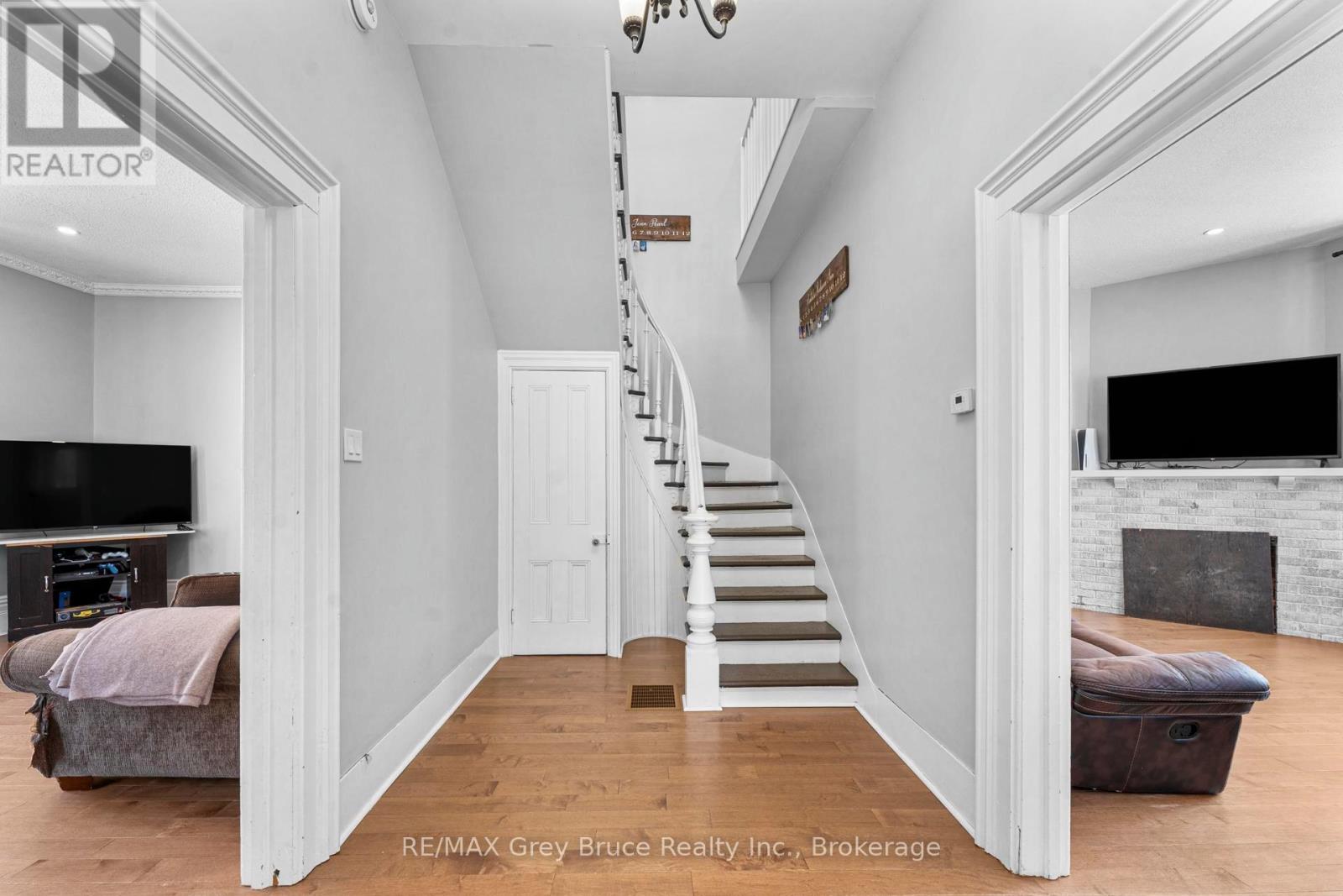 71 Main Street, Arran-Elderslie, Ontario  N0H 2N0 - Photo 15 - X12834790