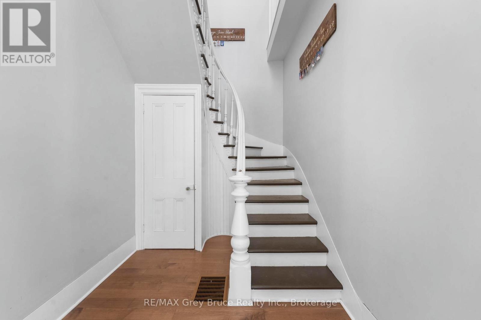 71 Main Street, Arran-Elderslie, Ontario  N0H 2N0 - Photo 42 - X12834790