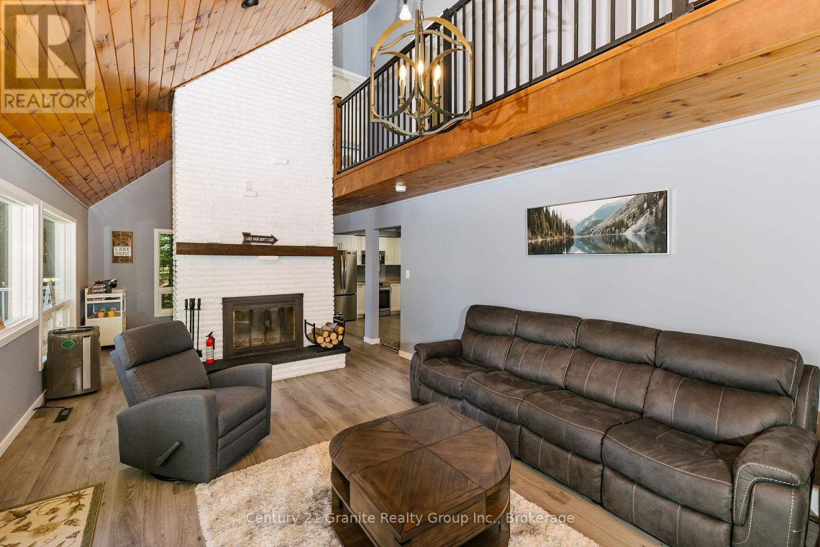 2347 Kashagawigamog Lake Road, Minden Hills, Ontario  K0M 2K0 - Photo 10 - X12834856