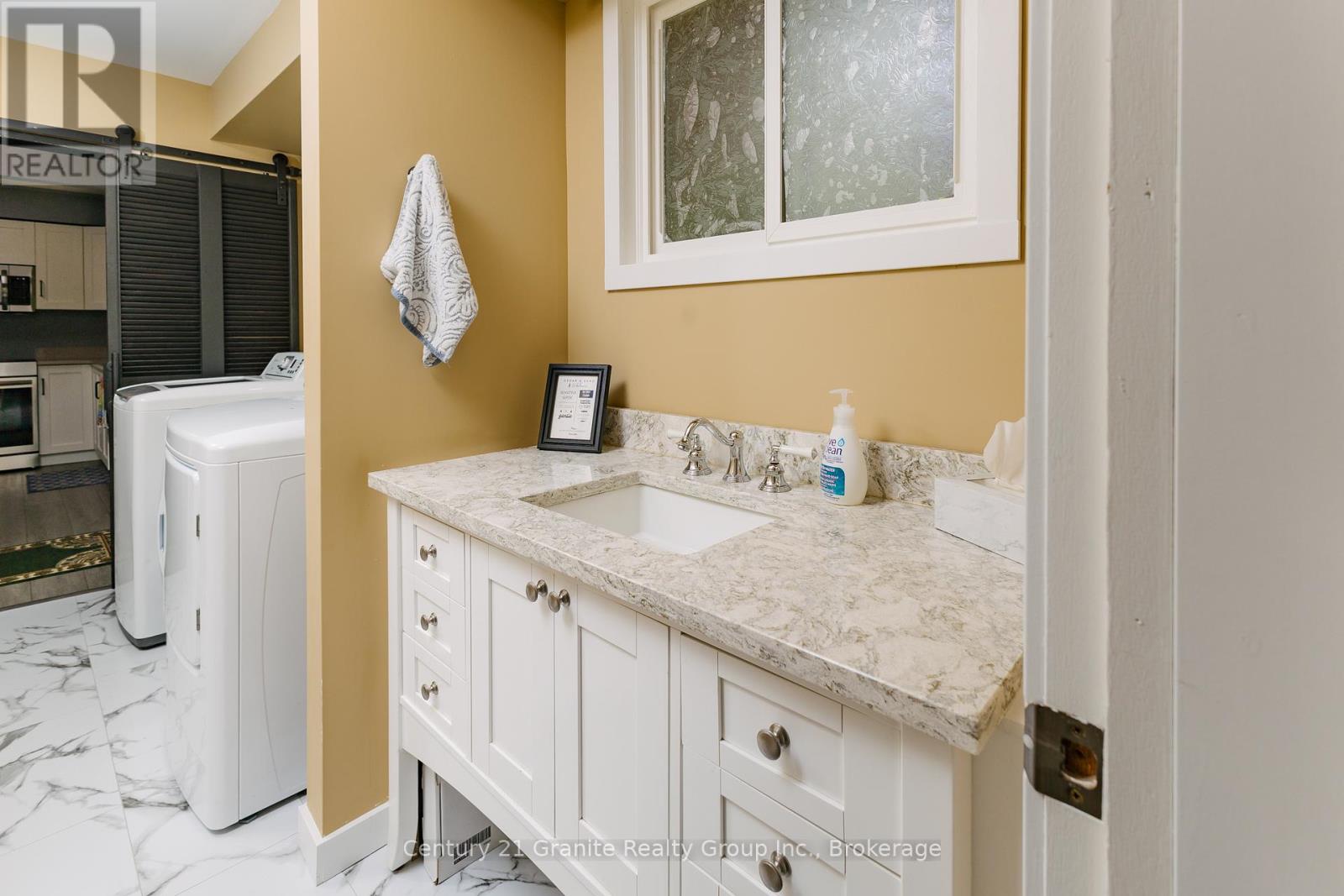 2347 Kashagawigamog Lake Road, Minden Hills, Ontario  K0M 2K0 - Photo 15 - X12834856